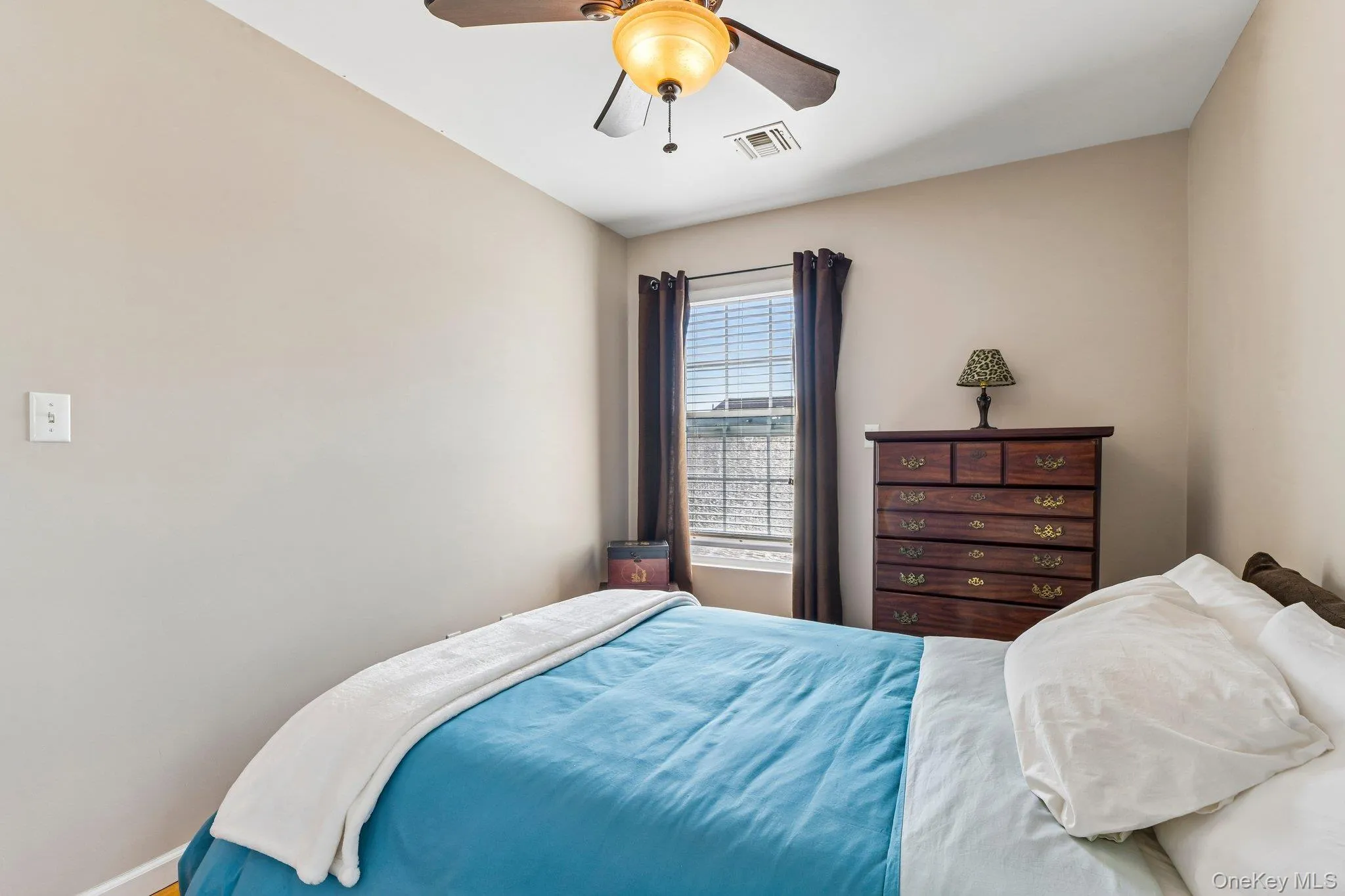 5 Martin Street, Hempstead, NY, 3 Bedrooms Bedrooms, 6 Rooms Rooms,1 BathroomBathrooms,Residential,For Rent,Martin,0,1056184 5 Martin Street, Hempstead, NY, 3 Bedrooms Bedrooms, 6 Rooms Rooms,1 BathroomBathrooms,Residential,For Rent,Martin,0,1056184