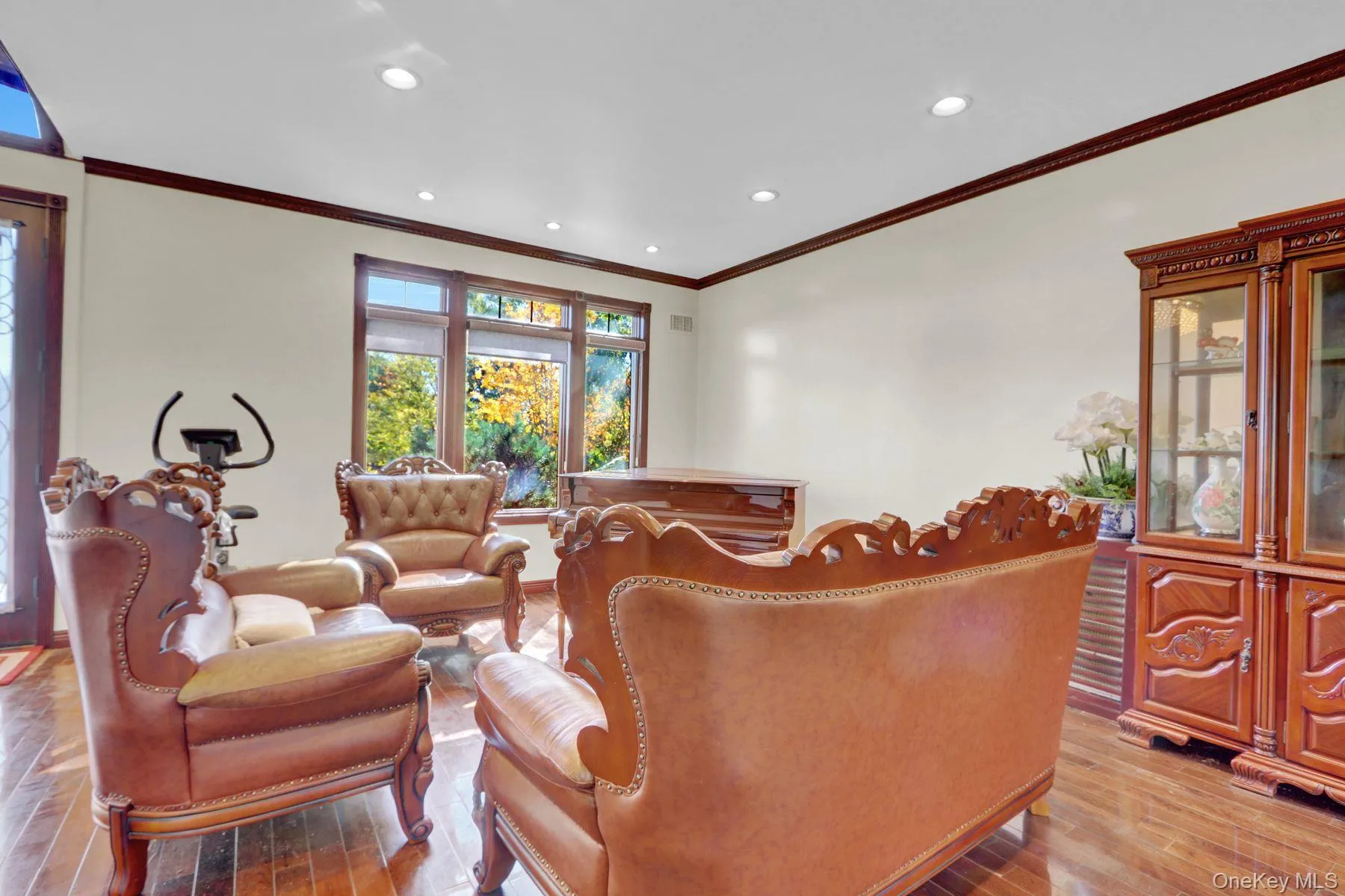 300 Ellen Place, Oyster Bay, NY, 5 Bedrooms Bedrooms, 9 Rooms Rooms,4 BathroomsBathrooms,Residential,For Rent,Ellen,0,1056185 300 Ellen Place, Oyster Bay, NY, 5 Bedrooms Bedrooms, 9 Rooms Rooms,4 BathroomsBathrooms,Residential,For Rent,Ellen,0,1056185