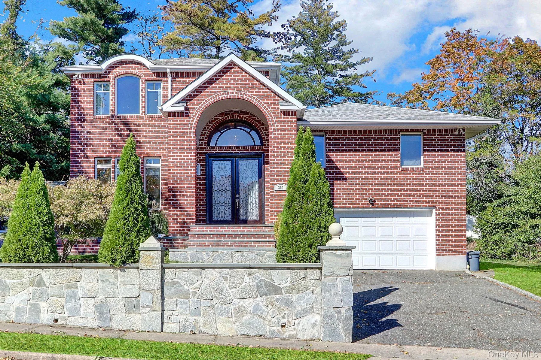 300 Ellen Place, Oyster Bay, NY, 5 Bedrooms Bedrooms, 9 Rooms Rooms,4 BathroomsBathrooms,Residential,For Rent,Ellen,0,1056185 300 Ellen Place, Oyster Bay, NY, 5 Bedrooms Bedrooms, 9 Rooms Rooms,4 BathroomsBathrooms,Residential,For Rent,Ellen,0,1056185
