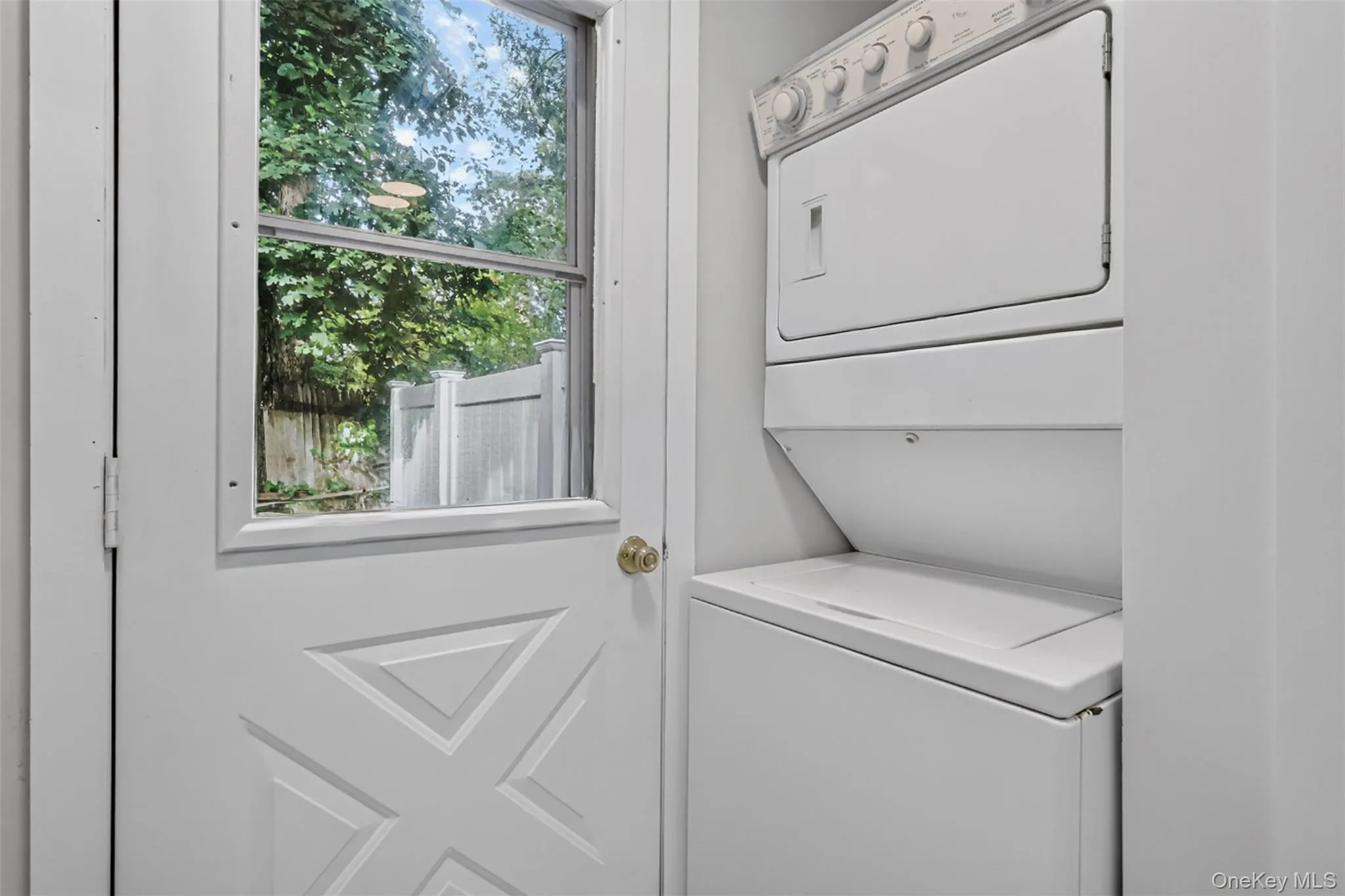 45 Lake Promenade, Brookhaven, NY, 2 Bedrooms Bedrooms, 5 Rooms Rooms,1 BathroomBathrooms,Residential,For Rent,Lake Promenade,0,1056187 45 Lake Promenade, Brookhaven, NY, 2 Bedrooms Bedrooms, 5 Rooms Rooms,1 BathroomBathrooms,Residential,For Rent,Lake Promenade,0,1056187