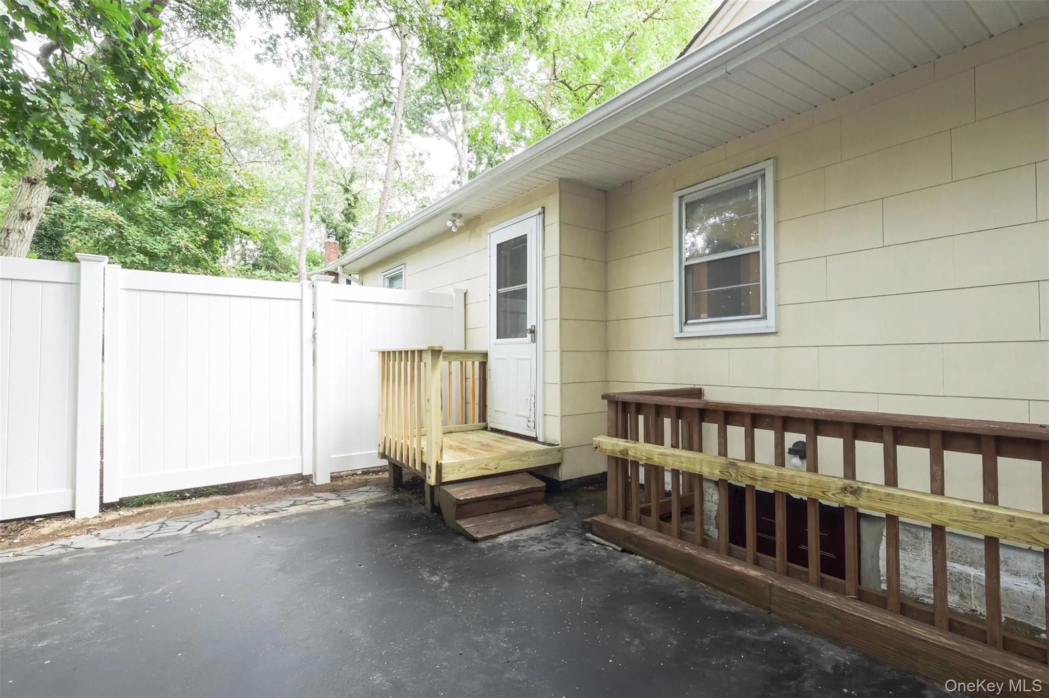45 Lake Promenade, Brookhaven, NY, 2 Bedrooms Bedrooms, 5 Rooms Rooms,1 BathroomBathrooms,Residential,For Rent,Lake Promenade,0,1056187 45 Lake Promenade, Brookhaven, NY, 2 Bedrooms Bedrooms, 5 Rooms Rooms,1 BathroomBathrooms,Residential,For Rent,Lake Promenade,0,1056187