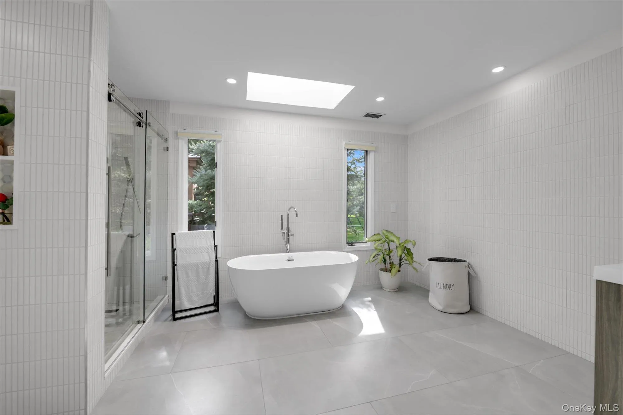 75 Belvedere Drive, Oyster Bay, NY, 5 Bedrooms Bedrooms, 11 Rooms Rooms,4 BathroomsBathrooms,Residential,For Rent,Belvedere,0,1056191 75 Belvedere Drive, Oyster Bay, NY, 5 Bedrooms Bedrooms, 11 Rooms Rooms,4 BathroomsBathrooms,Residential,For Rent,Belvedere,0,1056191