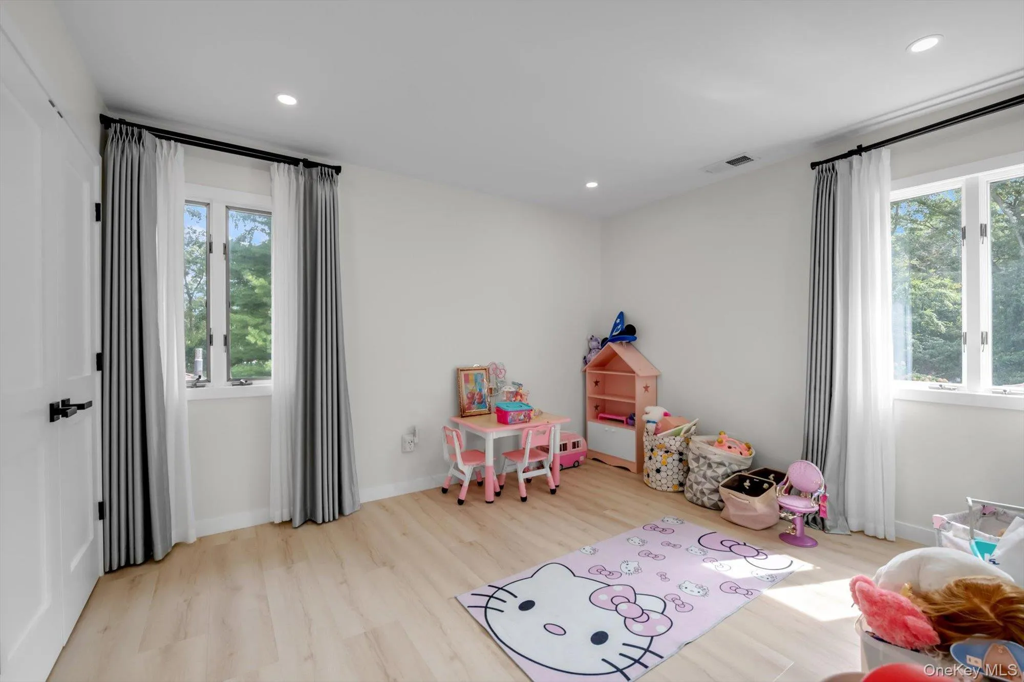 75 Belvedere Drive, Oyster Bay, NY, 5 Bedrooms Bedrooms, 11 Rooms Rooms,4 BathroomsBathrooms,Residential,For Rent,Belvedere,0,1056191 75 Belvedere Drive, Oyster Bay, NY, 5 Bedrooms Bedrooms, 11 Rooms Rooms,4 BathroomsBathrooms,Residential,For Rent,Belvedere,0,1056191