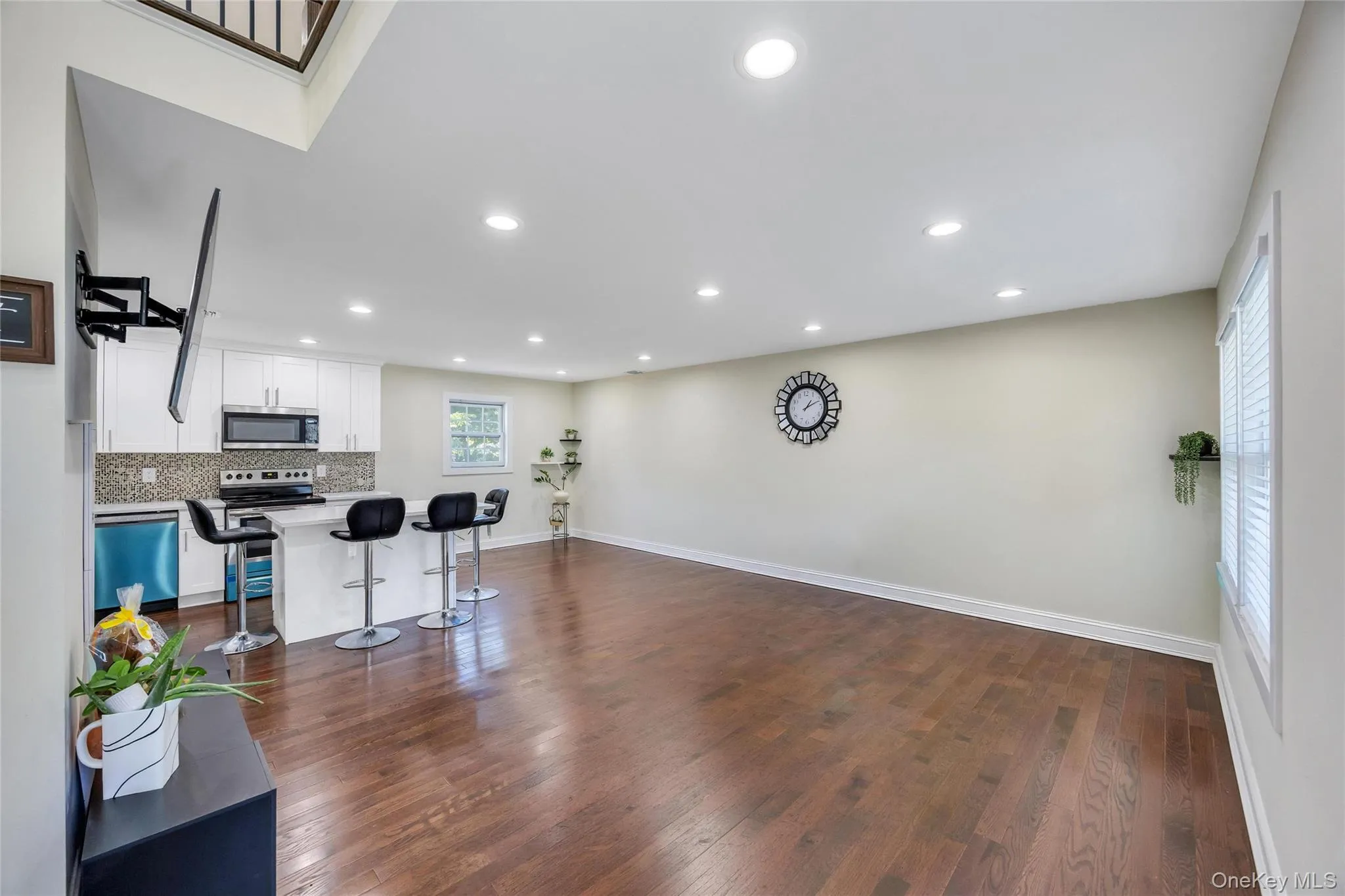 71 Penn Street, Brookhaven, NY, 6 Bedrooms Bedrooms, 9 Rooms Rooms,3 BathroomsBathrooms,Residential,For Rent,Penn,0,1056192 71 Penn Street, Brookhaven, NY, 6 Bedrooms Bedrooms, 9 Rooms Rooms,3 BathroomsBathrooms,Residential,For Rent,Penn,0,1056192