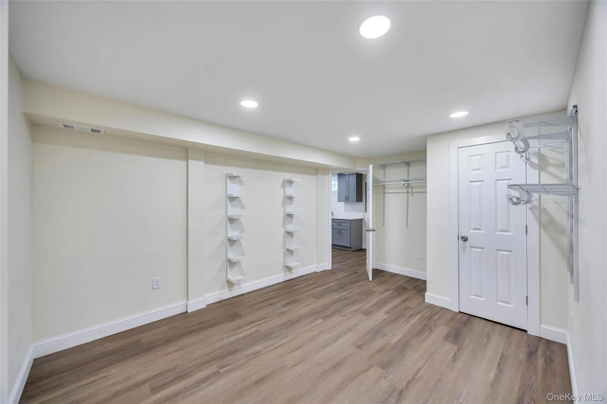 71 Penn Street, Brookhaven, NY, 6 Bedrooms Bedrooms, 9 Rooms Rooms,3 BathroomsBathrooms,Residential,For Rent,Penn,0,1056192 71 Penn Street, Brookhaven, NY, 6 Bedrooms Bedrooms, 9 Rooms Rooms,3 BathroomsBathrooms,Residential,For Rent,Penn,0,1056192