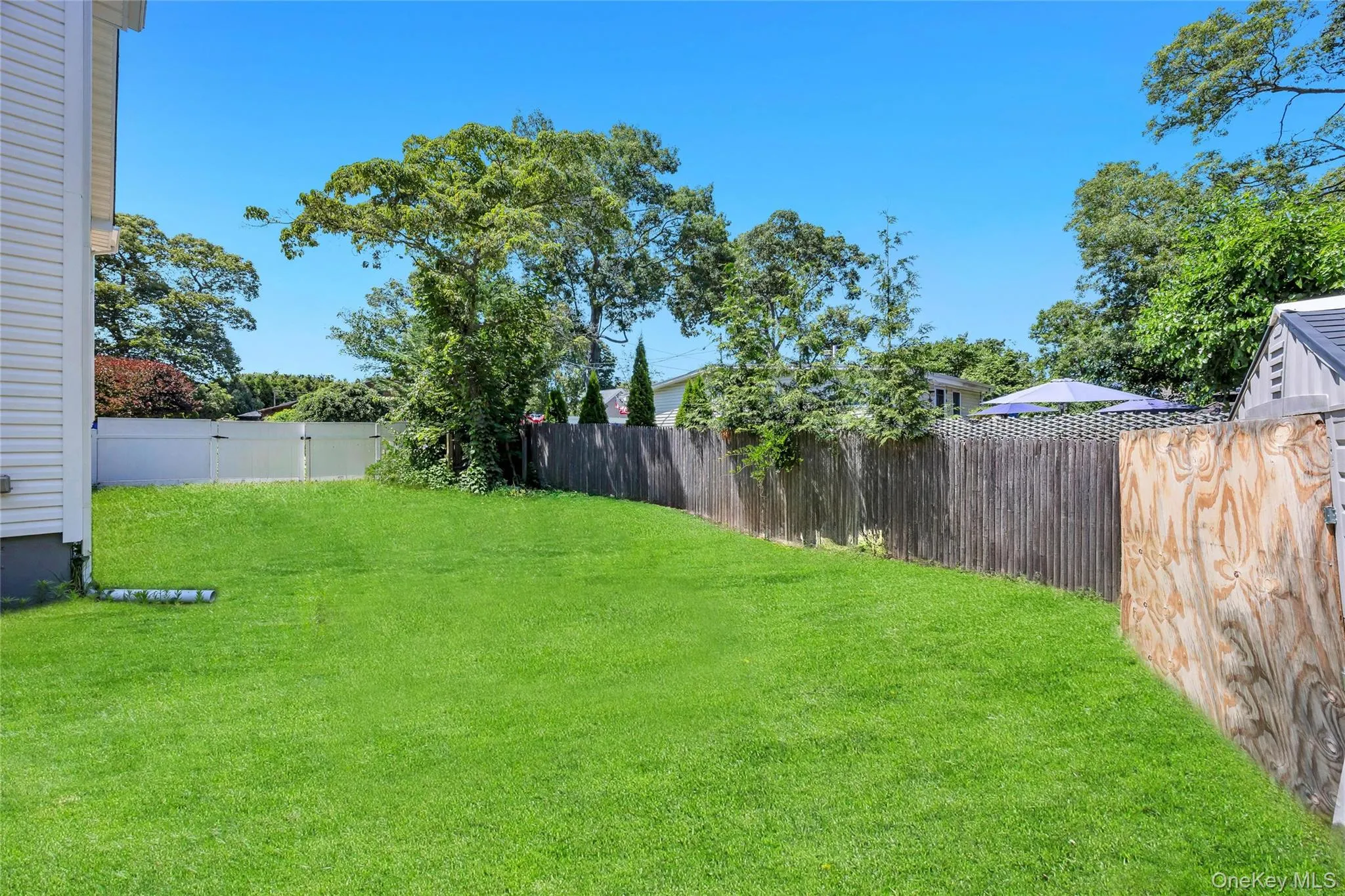 71 Penn Street, Brookhaven, NY, 6 Bedrooms Bedrooms, 9 Rooms Rooms,3 BathroomsBathrooms,Residential,For Rent,Penn,0,1056192 71 Penn Street, Brookhaven, NY, 6 Bedrooms Bedrooms, 9 Rooms Rooms,3 BathroomsBathrooms,Residential,For Rent,Penn,0,1056192