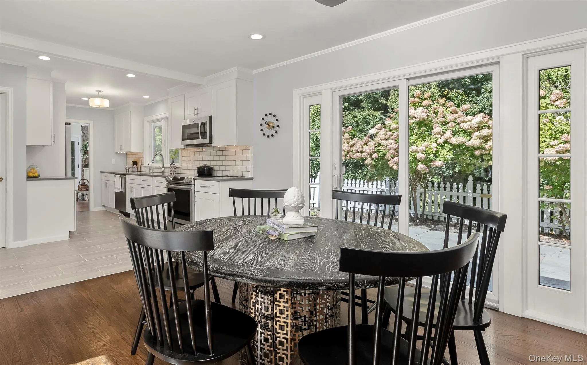 Cook for guests and be a part of the conversations in this open concept kitchen/dining set up Cook for guests and be a part of the conversations in this open concept kitchen/dining set up