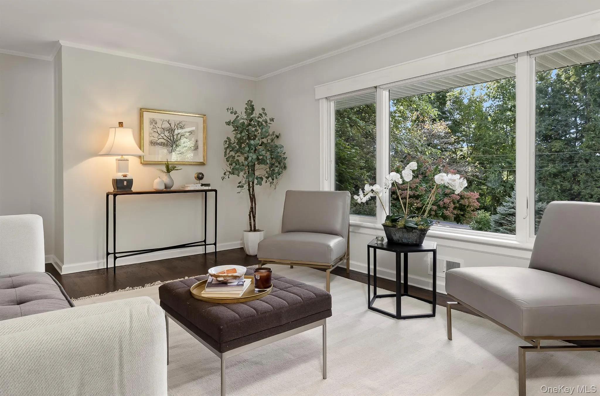 Tons of large windows offer incredible views Tons of large windows offer incredible views