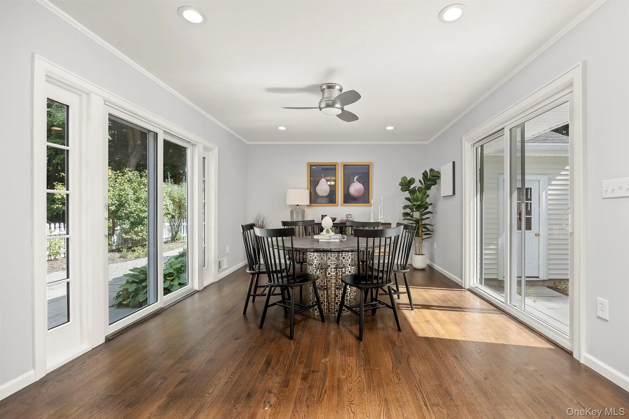 Incredible light throughout the home Incredible light throughout the home