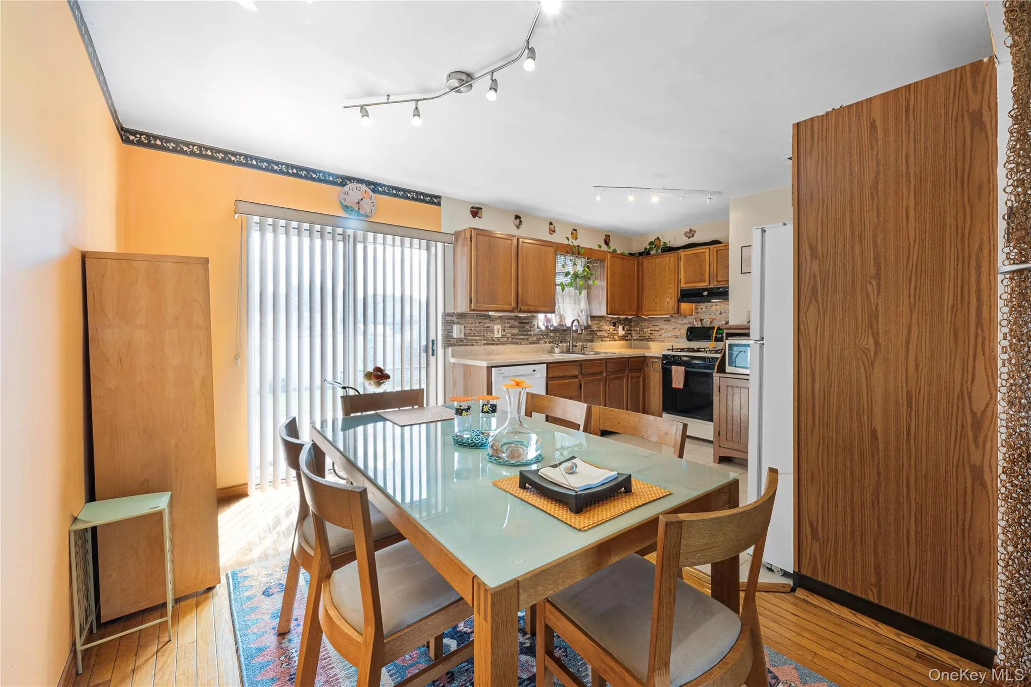 39 Elm Street, Islip, NY, 3 Bedrooms Bedrooms, 12 Rooms Rooms,2 BathroomsBathrooms,Residential,For Rent,Elm,0,1056201 39 Elm Street, Islip, NY, 3 Bedrooms Bedrooms, 12 Rooms Rooms,2 BathroomsBathrooms,Residential,For Rent,Elm,0,1056201