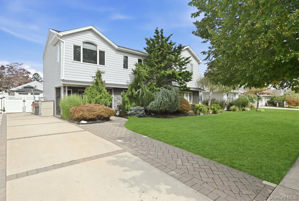 2555 Arleigh Road, Hempstead, NY, 5 Bedrooms Bedrooms, 8 Rooms Rooms,2 BathroomsBathrooms,Residential,For Rent,Arleigh,0,1056204 2555 Arleigh Road, Hempstead, NY, 5 Bedrooms Bedrooms, 8 Rooms Rooms,2 BathroomsBathrooms,Residential,For Rent,Arleigh,0,1056204