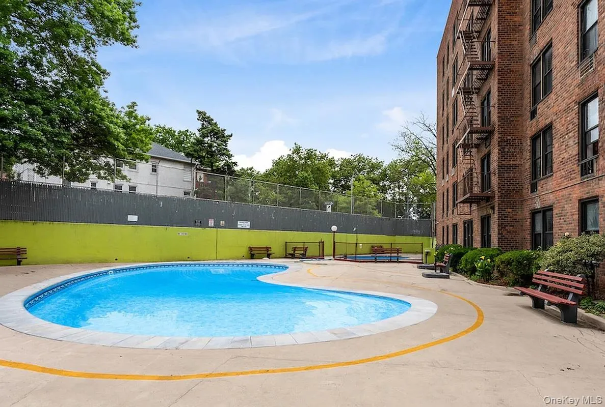 35-20 Leverich st Street, New York, NY, 3 Rooms Rooms,1 BathroomBathrooms,Residential,For Rent,Leverich st,0,1056205 35-20 Leverich st Street, New York, NY, 3 Rooms Rooms,1 BathroomBathrooms,Residential,For Rent,Leverich st,0,1056205