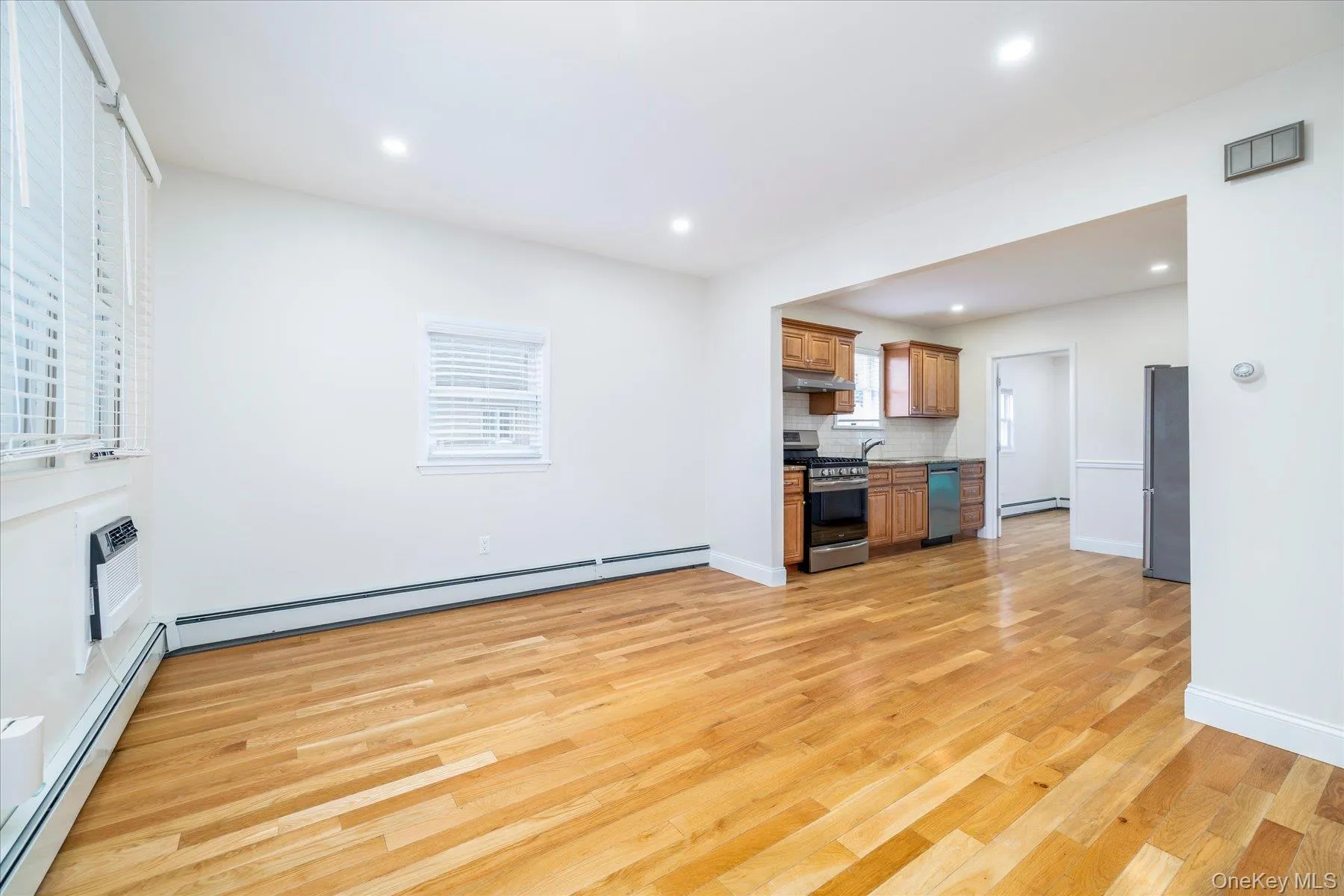 25 Nicholas Avenue, Hempstead, NY, 1 Bedroom Bedrooms, 4 Room Rooms,1 BathroomBathrooms,Residential Lease,For Rent,Nicholas,0,1056219 25 Nicholas Avenue, Hempstead, NY, 1 Bedroom Bedrooms, 4 Room Rooms,1 BathroomBathrooms,Residential Lease,For Rent,Nicholas,0,1056219