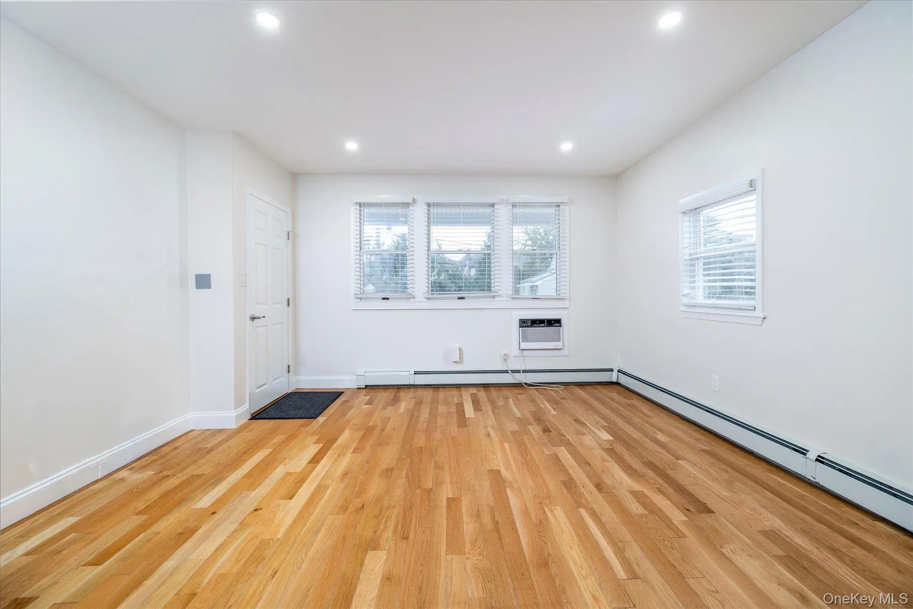 25 Nicholas Avenue, Hempstead, NY, 1 Bedroom Bedrooms, 4 Room Rooms,1 BathroomBathrooms,Residential Lease,For Rent,Nicholas,0,1056219 25 Nicholas Avenue, Hempstead, NY, 1 Bedroom Bedrooms, 4 Room Rooms,1 BathroomBathrooms,Residential Lease,For Rent,Nicholas,0,1056219