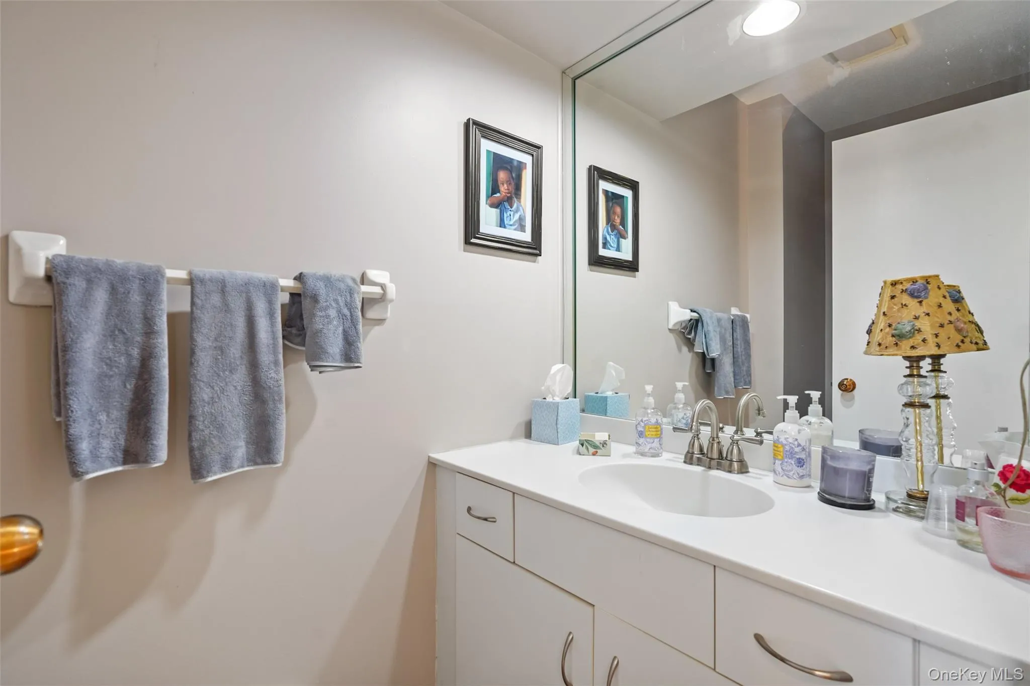 Powder room Powder room