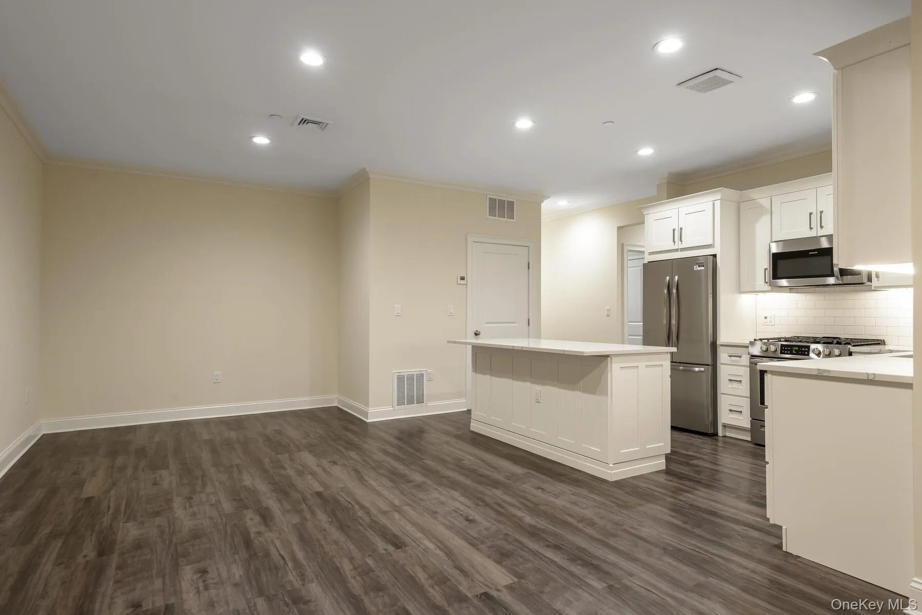 18 Creek Road, Huntington, NY, 3 Bedroom Bedrooms, 5 Room Rooms,2 BathroomBathrooms,Residential Lease,For Rent,Creek,0,1056234 18 Creek Road, Huntington, NY, 3 Bedroom Bedrooms, 5 Room Rooms,2 BathroomBathrooms,Residential Lease,For Rent,Creek,0,1056234