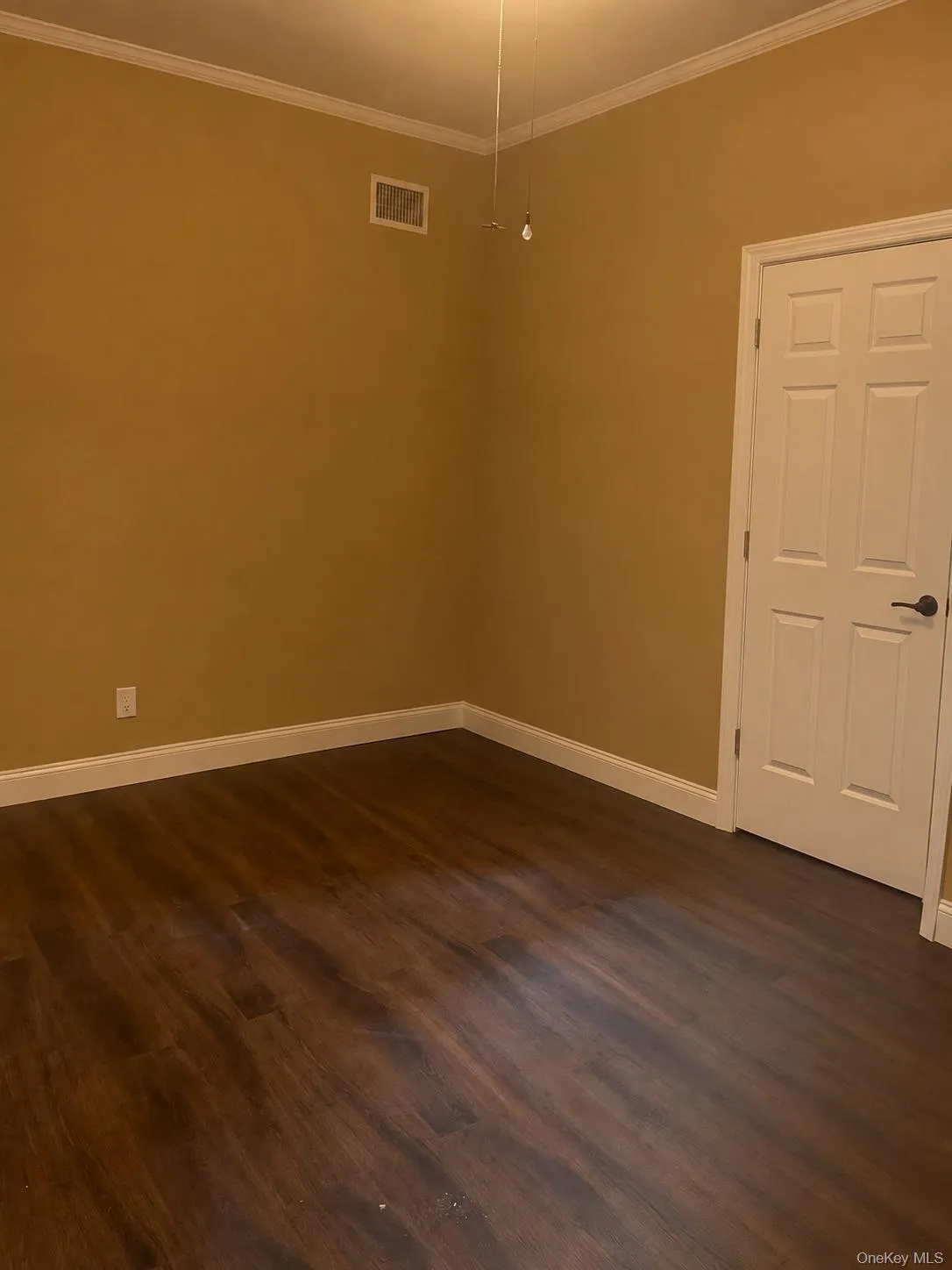 bedroom bedroom
