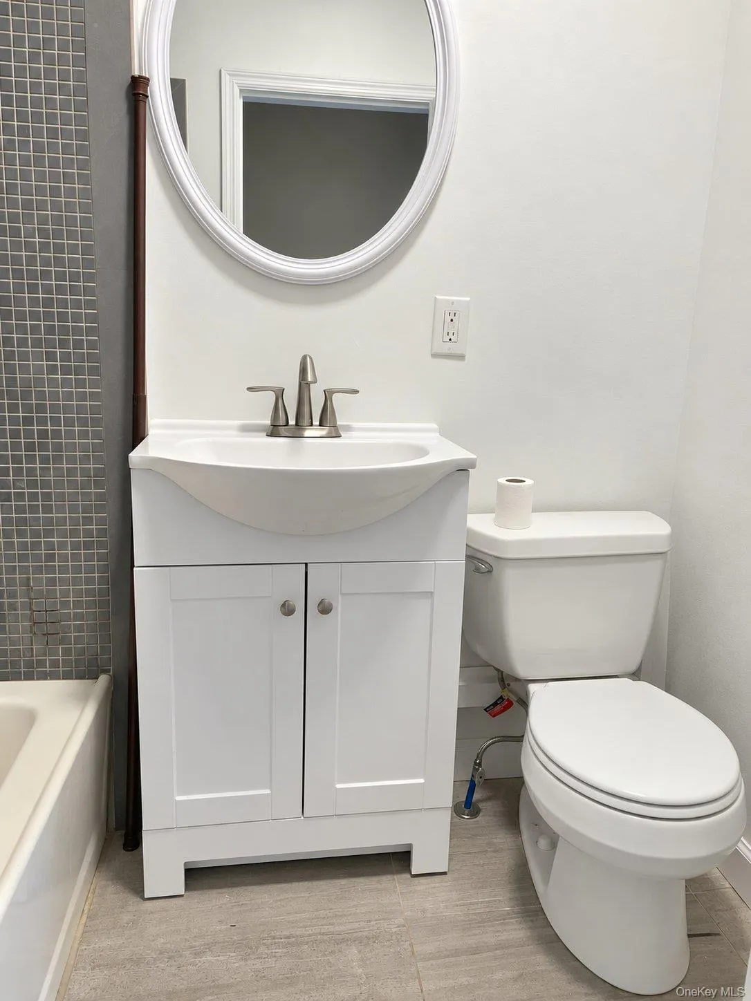 bathroom bathroom