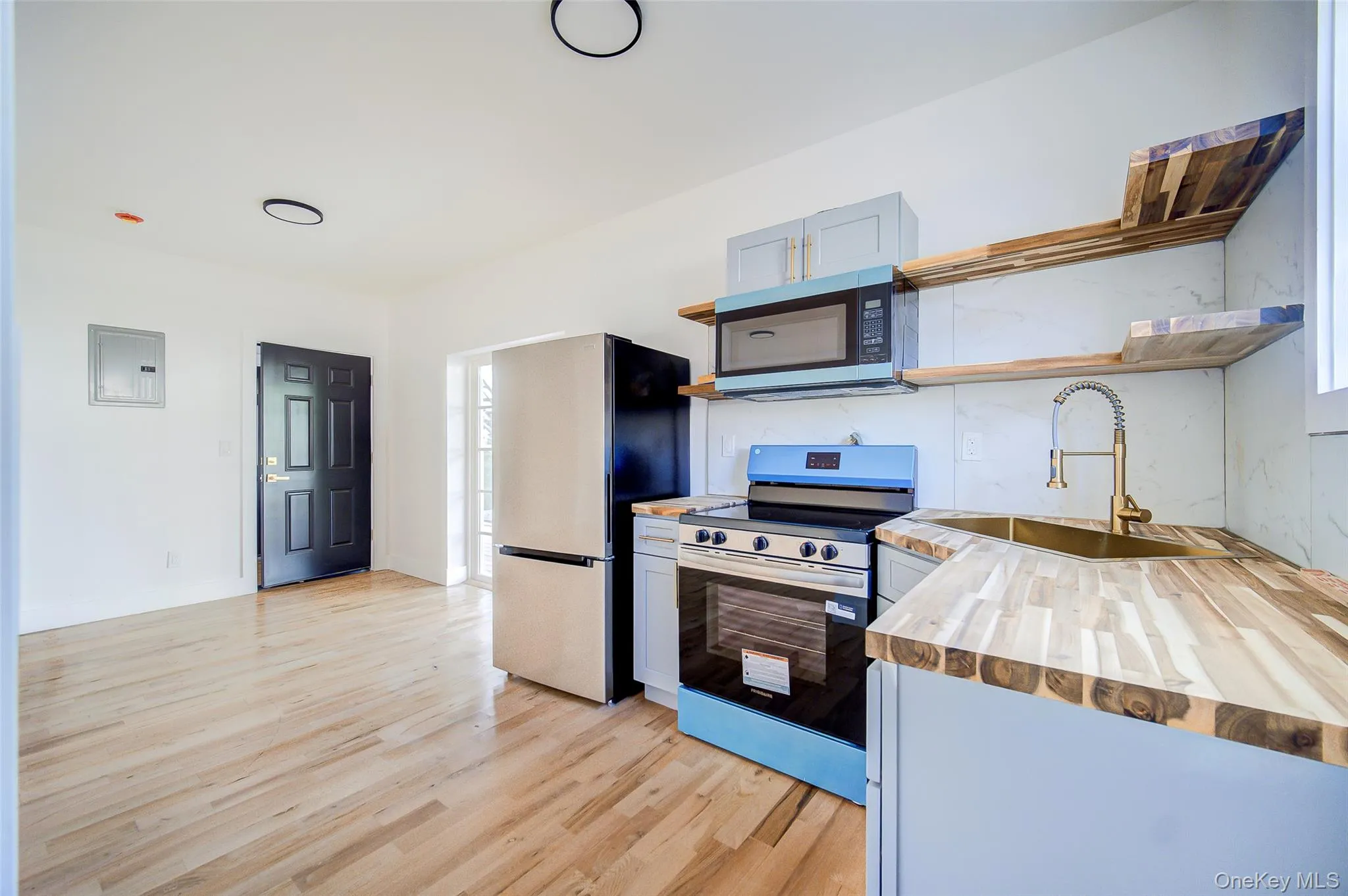 258 State Street, Hudson, NY, 2 Rooms Rooms,1 BathroomBathrooms,Residential Lease,For Rent,State,0,1056238 258 State Street, Hudson, NY, 2 Rooms Rooms,1 BathroomBathrooms,Residential Lease,For Rent,State,0,1056238