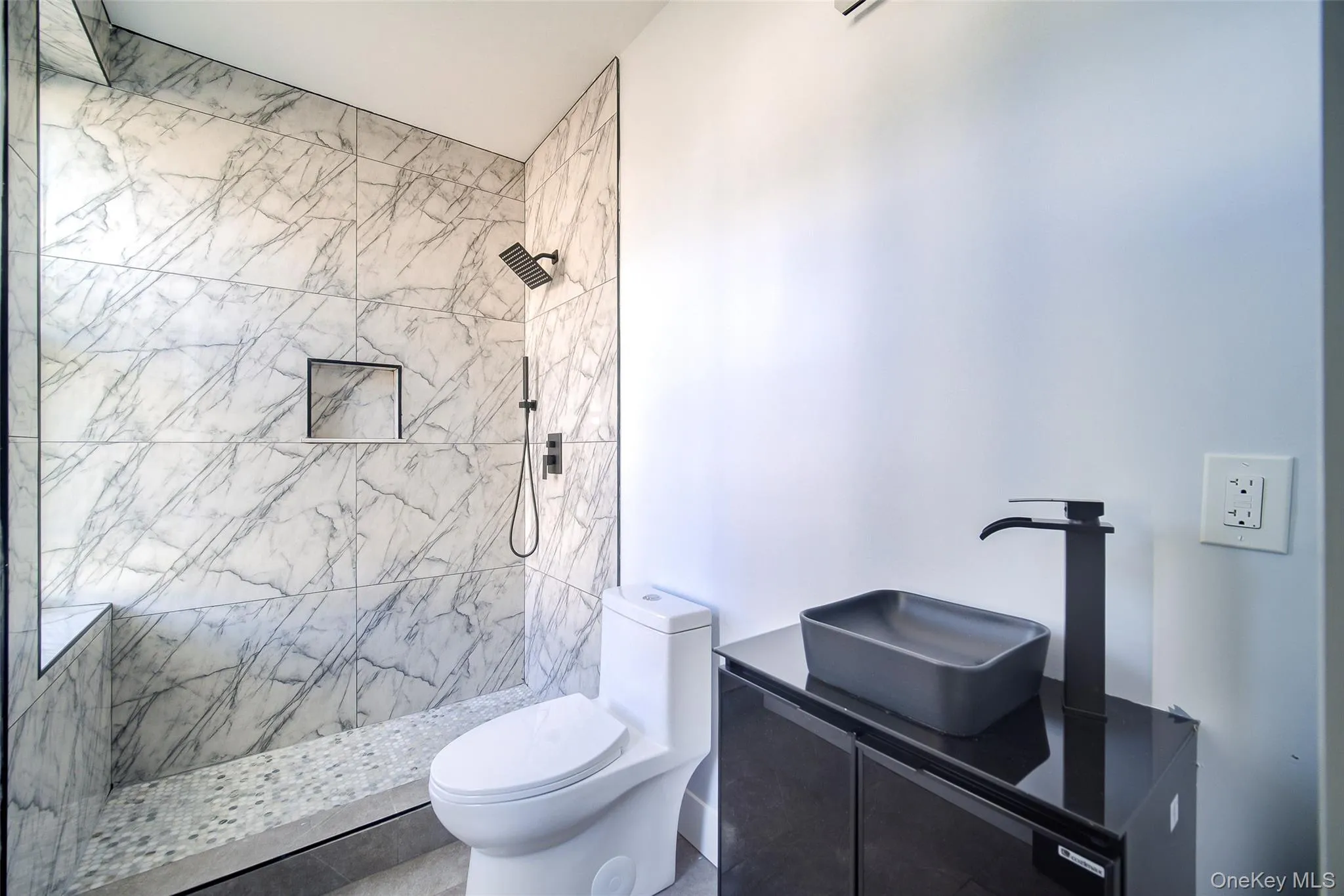 258 State Street, Hudson, NY, 2 Rooms Rooms,1 BathroomBathrooms,Residential Lease,For Rent,State,0,1056238 258 State Street, Hudson, NY, 2 Rooms Rooms,1 BathroomBathrooms,Residential Lease,For Rent,State,0,1056238
