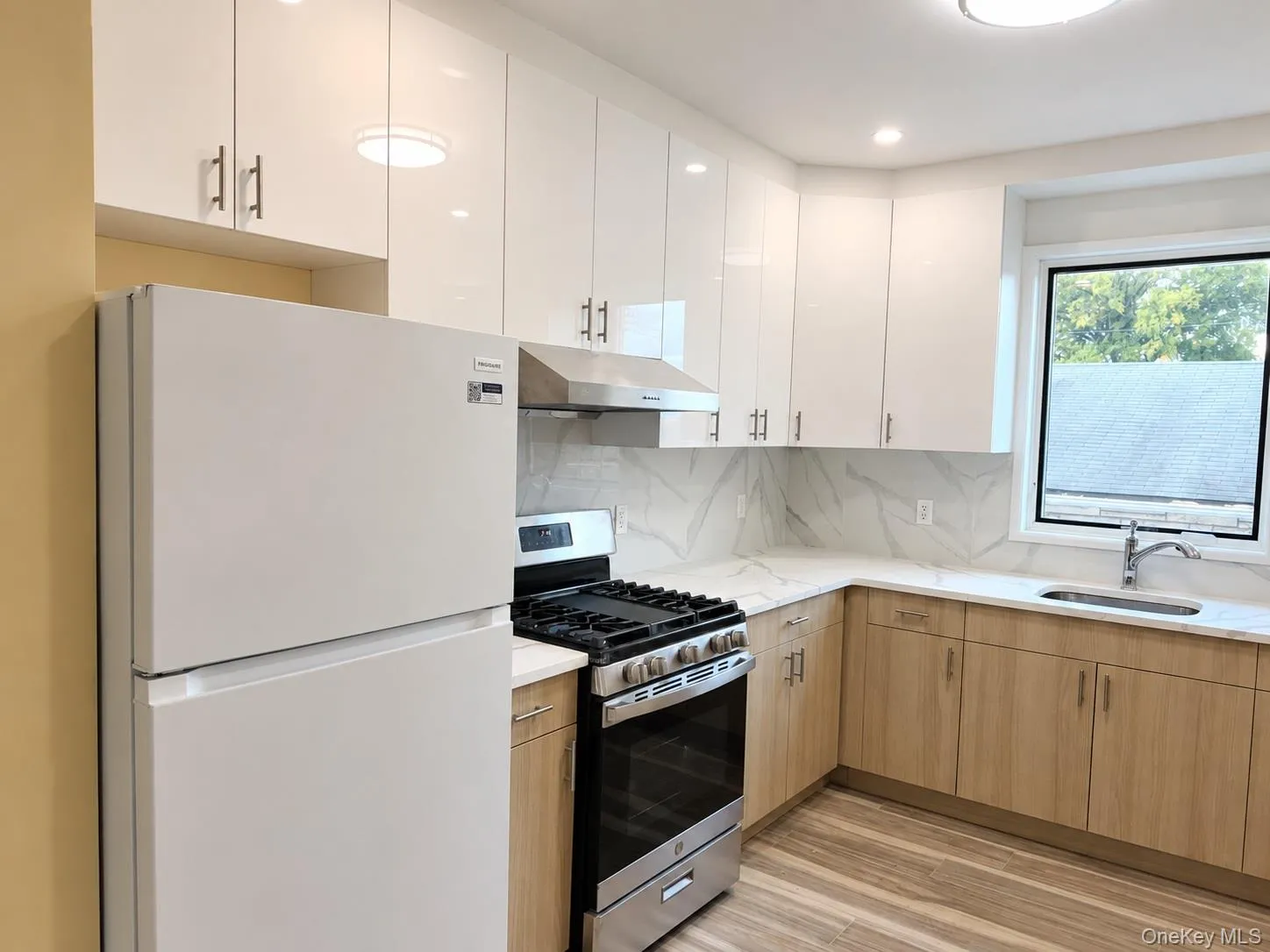 164-16 75th Road, New York, NY, 3 Bedrooms Bedrooms, 8 Rooms Rooms,2 BathroomsBathrooms,Residential Lease,For Rent,75th,0,1056240 164-16 75th Road, New York, NY, 3 Bedrooms Bedrooms, 8 Rooms Rooms,2 BathroomsBathrooms,Residential Lease,For Rent,75th,0,1056240