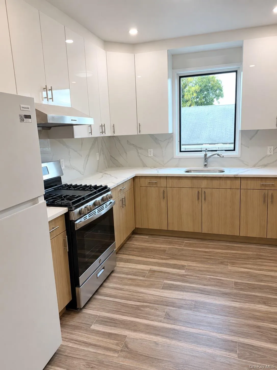 164-16 75th Road, New York, NY, 3 Bedrooms Bedrooms, 8 Rooms Rooms,2 BathroomsBathrooms,Residential Lease,For Rent,75th,0,1056240 164-16 75th Road, New York, NY, 3 Bedrooms Bedrooms, 8 Rooms Rooms,2 BathroomsBathrooms,Residential Lease,For Rent,75th,0,1056240