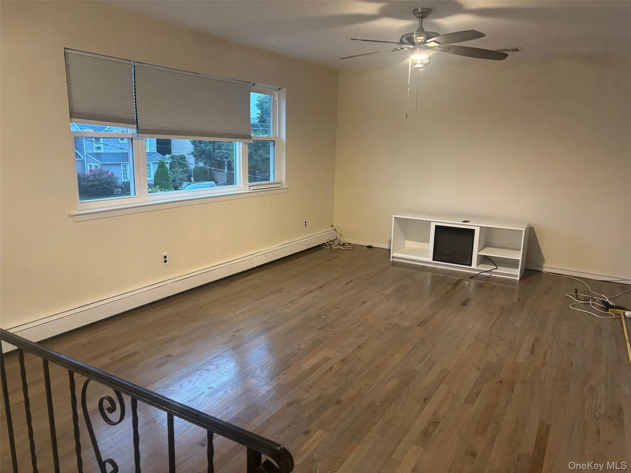 115 Park Avenue, Oyster Bay, NY, 3 Bedrooms Bedrooms, 6 Rooms Rooms,1 BathroomBathrooms,Residential Lease,For Rent,Park,0,1056247 115 Park Avenue, Oyster Bay, NY, 3 Bedrooms Bedrooms, 6 Rooms Rooms,1 BathroomBathrooms,Residential Lease,For Rent,Park,0,1056247