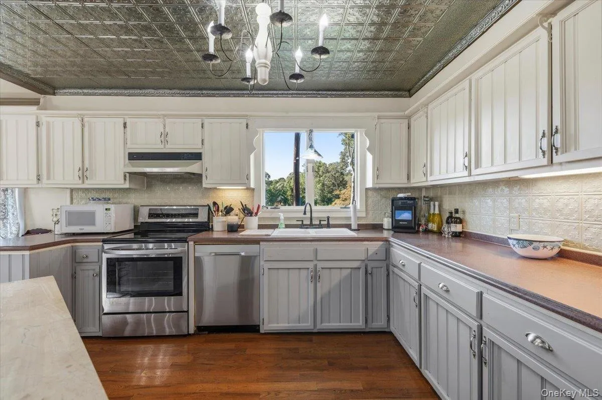 2000 Westphalia Road, Southold, NY, 3 Bedrooms Bedrooms, 11 Rooms Rooms,1 BathroomBathrooms,Residential,For Rent,Westphalia,0,1056248 2000 Westphalia Road, Southold, NY, 3 Bedrooms Bedrooms, 11 Rooms Rooms,1 BathroomBathrooms,Residential,For Rent,Westphalia,0,1056248