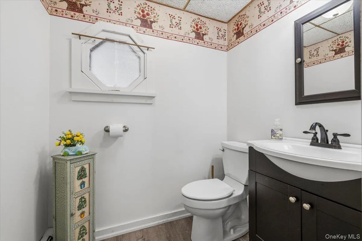 2000 Westphalia Road, Southold, NY, 3 Bedrooms Bedrooms, 11 Rooms Rooms,1 BathroomBathrooms,Residential,For Rent,Westphalia,0,1056248 2000 Westphalia Road, Southold, NY, 3 Bedrooms Bedrooms, 11 Rooms Rooms,1 BathroomBathrooms,Residential,For Rent,Westphalia,0,1056248