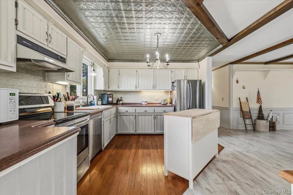 2000 Westphalia Road, Southold, NY, 3 Bedrooms Bedrooms, 11 Rooms Rooms,1 BathroomBathrooms,Residential,For Rent,Westphalia,0,1056248 2000 Westphalia Road, Southold, NY, 3 Bedrooms Bedrooms, 11 Rooms Rooms,1 BathroomBathrooms,Residential,For Rent,Westphalia,0,1056248