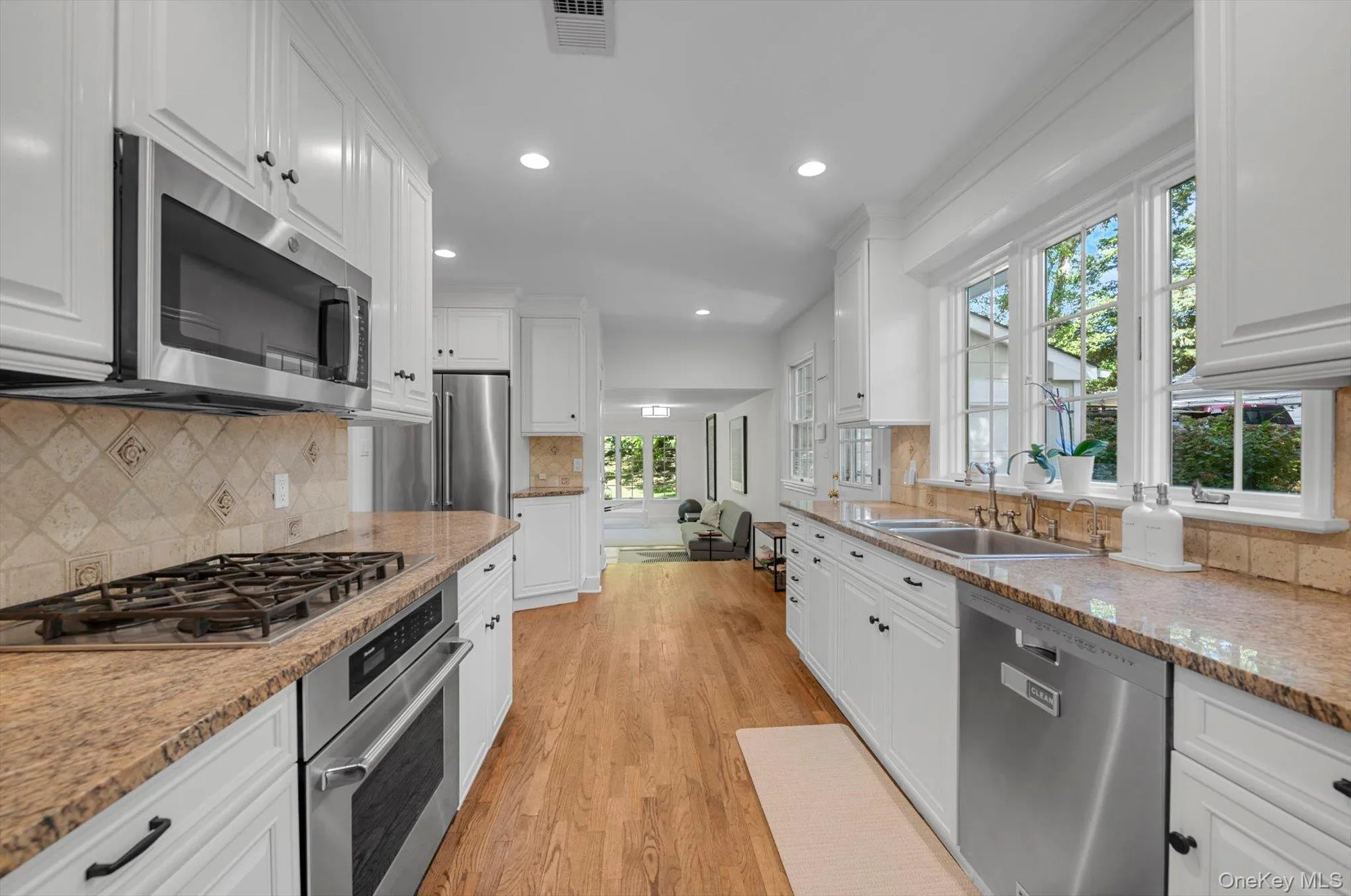 86 Summit Road, North Hempstead, NY, 4 Bedrooms Bedrooms, 8 Rooms Rooms,3 BathroomsBathrooms,Residential,For Rent,Summit,0,1056252 86 Summit Road, North Hempstead, NY, 4 Bedrooms Bedrooms, 8 Rooms Rooms,3 BathroomsBathrooms,Residential,For Rent,Summit,0,1056252
