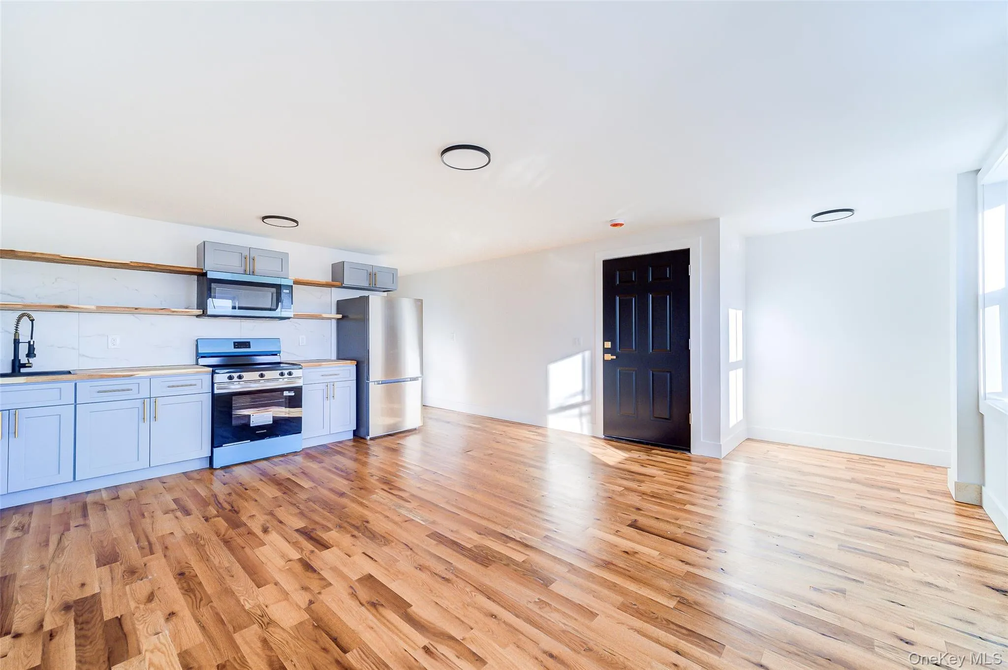 258 State Street, Hudson, NY, 2 Bedroom Bedrooms, 3 Room Rooms,1 BathroomBathrooms,Residential Lease,For Rent,State,0,1056261 258 State Street, Hudson, NY, 2 Bedroom Bedrooms, 3 Room Rooms,1 BathroomBathrooms,Residential Lease,For Rent,State,0,1056261