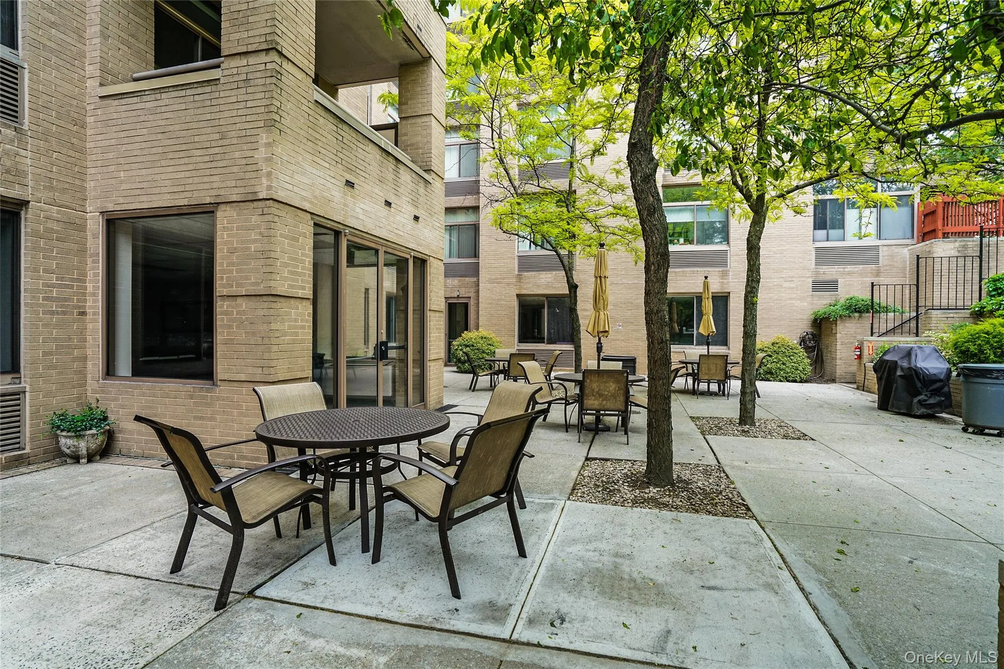 35 Chatsworth Avenue, Mamaroneck, NY, 2 Bedrooms Bedrooms, 5 Rooms Rooms,2 BathroomsBathrooms,Residential Lease,For Rent,Chatsworth,0,1056262 35 Chatsworth Avenue, Mamaroneck, NY, 2 Bedrooms Bedrooms, 5 Rooms Rooms,2 BathroomsBathrooms,Residential Lease,For Rent,Chatsworth,0,1056262