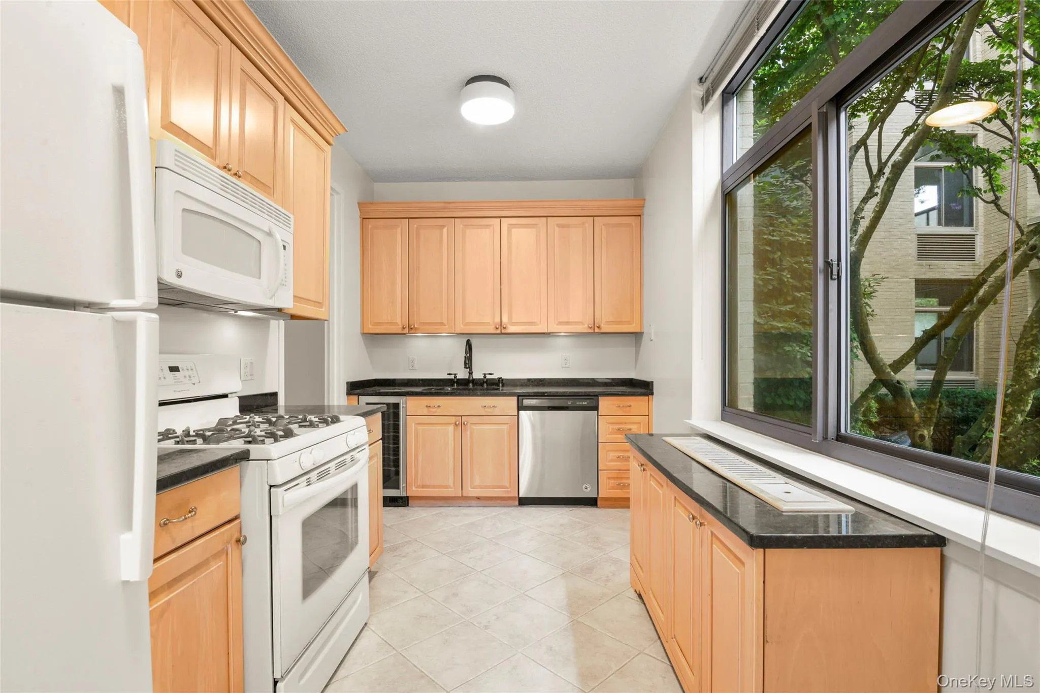 35 Chatsworth Avenue, Mamaroneck, NY, 2 Bedrooms Bedrooms, 5 Rooms Rooms,2 BathroomsBathrooms,Residential Lease,For Rent,Chatsworth,0,1056262 35 Chatsworth Avenue, Mamaroneck, NY, 2 Bedrooms Bedrooms, 5 Rooms Rooms,2 BathroomsBathrooms,Residential Lease,For Rent,Chatsworth,0,1056262