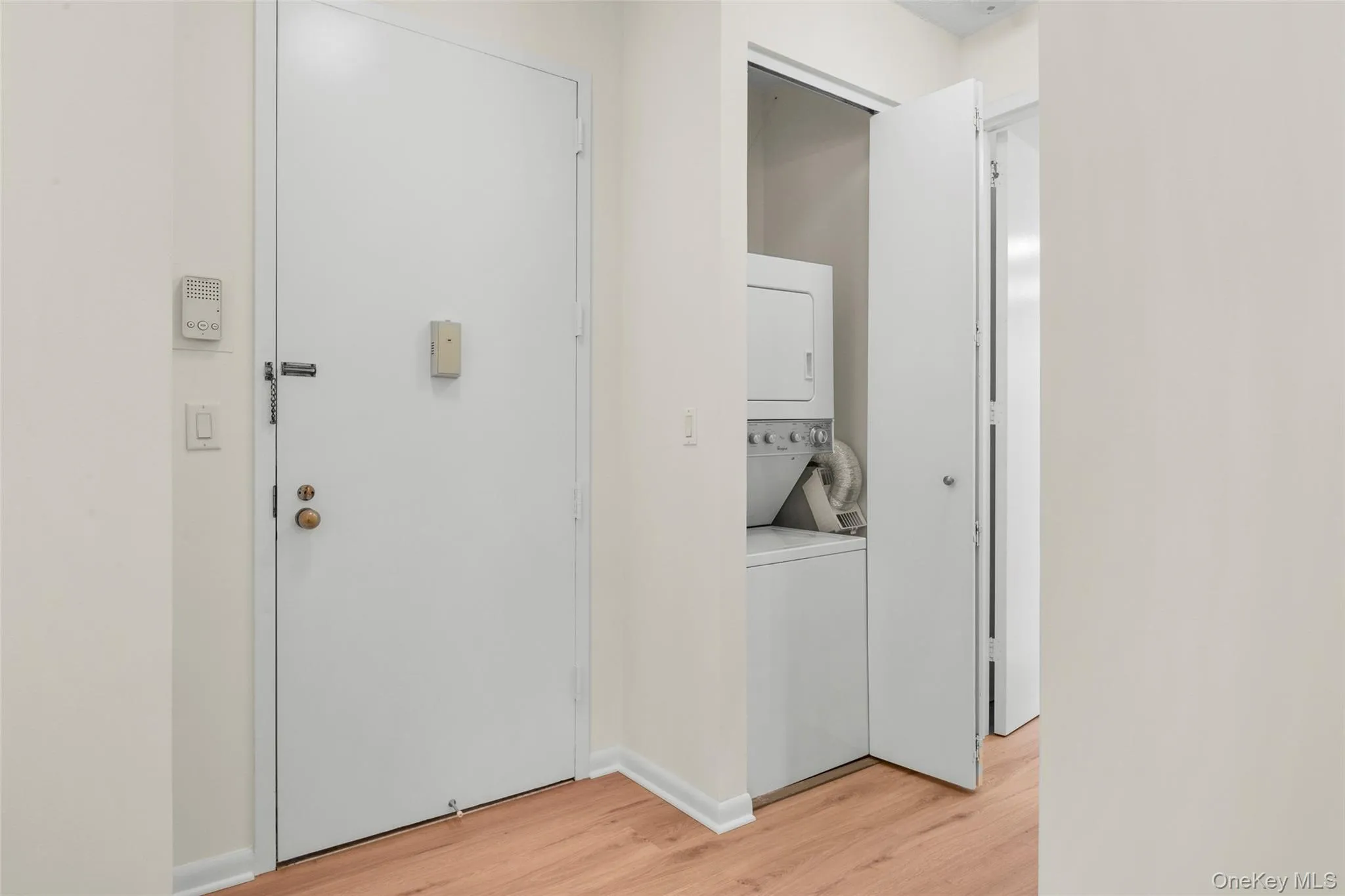 35 Chatsworth Avenue, Mamaroneck, NY, 2 Bedrooms Bedrooms, 5 Rooms Rooms,2 BathroomsBathrooms,Residential Lease,For Rent,Chatsworth,0,1056262 35 Chatsworth Avenue, Mamaroneck, NY, 2 Bedrooms Bedrooms, 5 Rooms Rooms,2 BathroomsBathrooms,Residential Lease,For Rent,Chatsworth,0,1056262