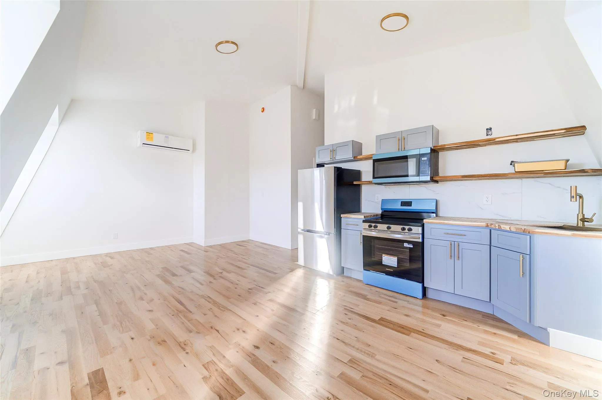 258 State Street, Hudson, NY, 1 Bedroom Bedrooms, 2 Room Rooms,1 BathroomBathrooms,Residential Lease,For Rent,State,0,1056268 258 State Street, Hudson, NY, 1 Bedroom Bedrooms, 2 Room Rooms,1 BathroomBathrooms,Residential Lease,For Rent,State,0,1056268