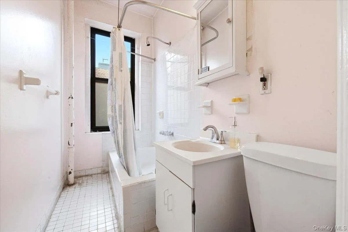 83-19 116th Street, New York, NY, 1 Bedroom Bedrooms, 4 Rooms Rooms,1 BathroomBathrooms,Residential,For Rent,116th,0,1056274 83-19 116th Street, New York, NY, 1 Bedroom Bedrooms, 4 Rooms Rooms,1 BathroomBathrooms,Residential,For Rent,116th,0,1056274