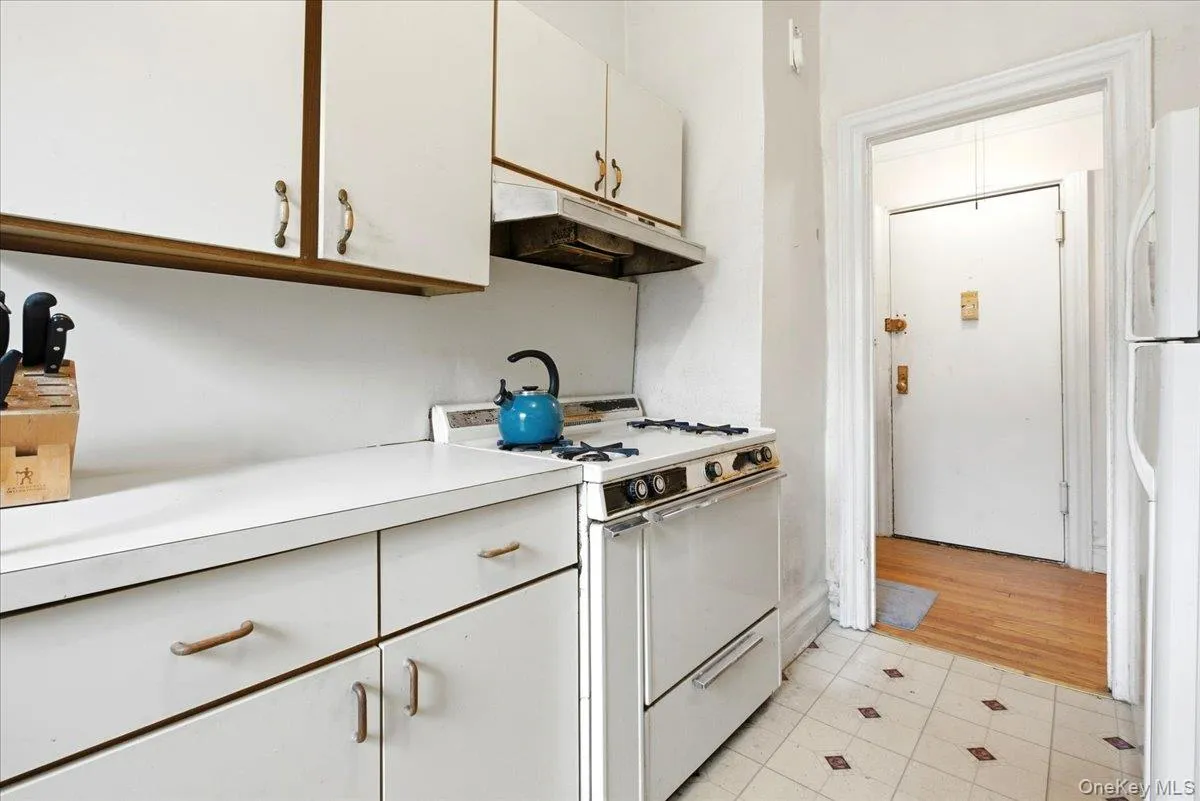 83-19 116th Street, New York, NY, 1 Bedroom Bedrooms, 4 Rooms Rooms,1 BathroomBathrooms,Residential,For Rent,116th,0,1056274 83-19 116th Street, New York, NY, 1 Bedroom Bedrooms, 4 Rooms Rooms,1 BathroomBathrooms,Residential,For Rent,116th,0,1056274