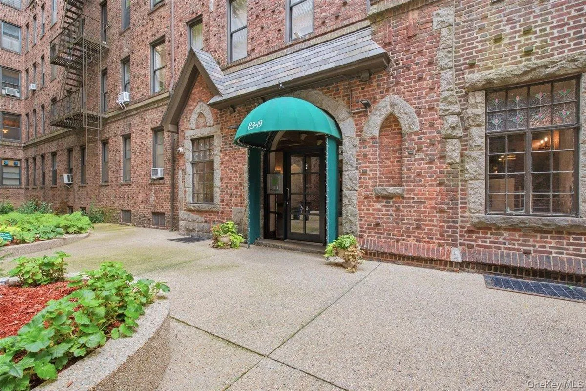 83-19 116th Street, New York, NY, 1 Bedroom Bedrooms, 4 Rooms Rooms,1 BathroomBathrooms,Residential,For Rent,116th,0,1056274 83-19 116th Street, New York, NY, 1 Bedroom Bedrooms, 4 Rooms Rooms,1 BathroomBathrooms,Residential,For Rent,116th,0,1056274