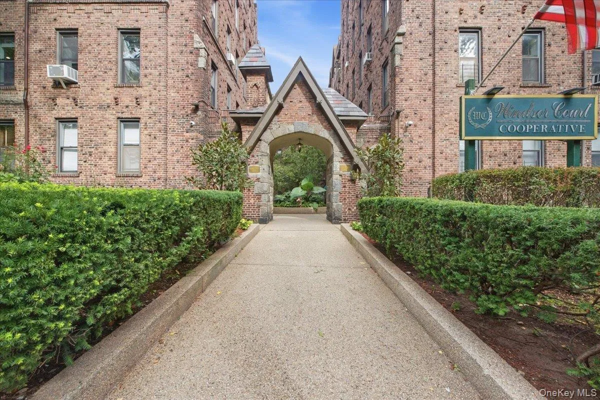 83-19 116th Street, New York, NY, 1 Bedroom Bedrooms, 4 Rooms Rooms,1 BathroomBathrooms,Residential,For Rent,116th,0,1056274 83-19 116th Street, New York, NY, 1 Bedroom Bedrooms, 4 Rooms Rooms,1 BathroomBathrooms,Residential,For Rent,116th,0,1056274