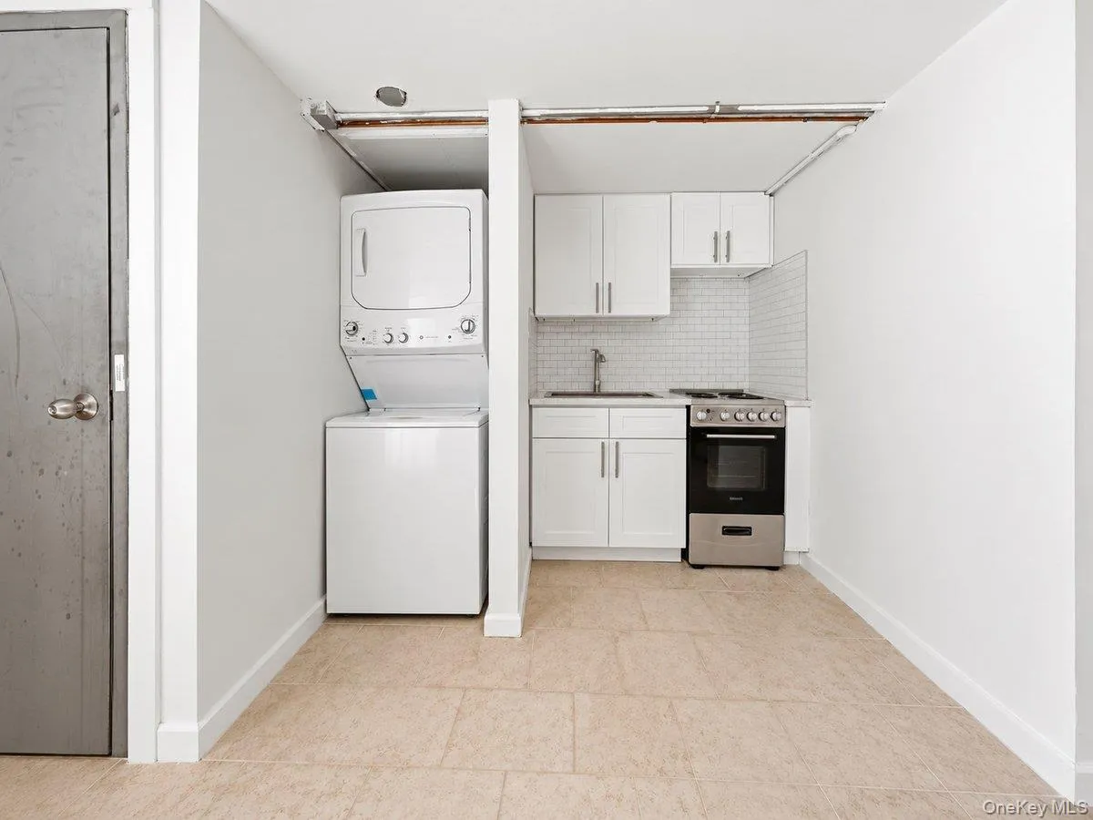 4227 Wilder Avenue, New York, NY, 3 Bedrooms Bedrooms, 7 Rooms Rooms,2 BathroomsBathrooms,Residential,For Rent,Wilder,0,1056276 4227 Wilder Avenue, New York, NY, 3 Bedrooms Bedrooms, 7 Rooms Rooms,2 BathroomsBathrooms,Residential,For Rent,Wilder,0,1056276