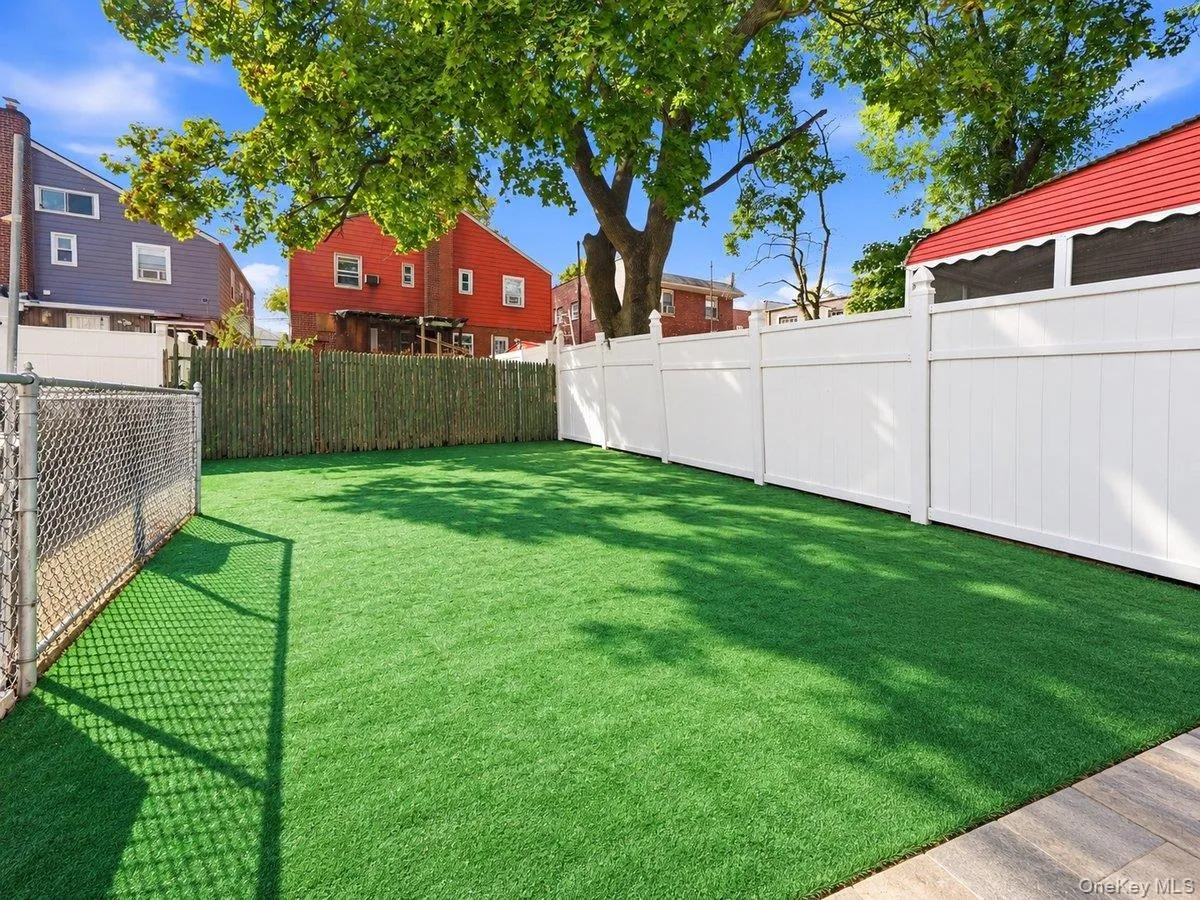 4227 Wilder Avenue, New York, NY, 3 Bedrooms Bedrooms, 7 Rooms Rooms,2 BathroomsBathrooms,Residential,For Rent,Wilder,0,1056276 4227 Wilder Avenue, New York, NY, 3 Bedrooms Bedrooms, 7 Rooms Rooms,2 BathroomsBathrooms,Residential,For Rent,Wilder,0,1056276