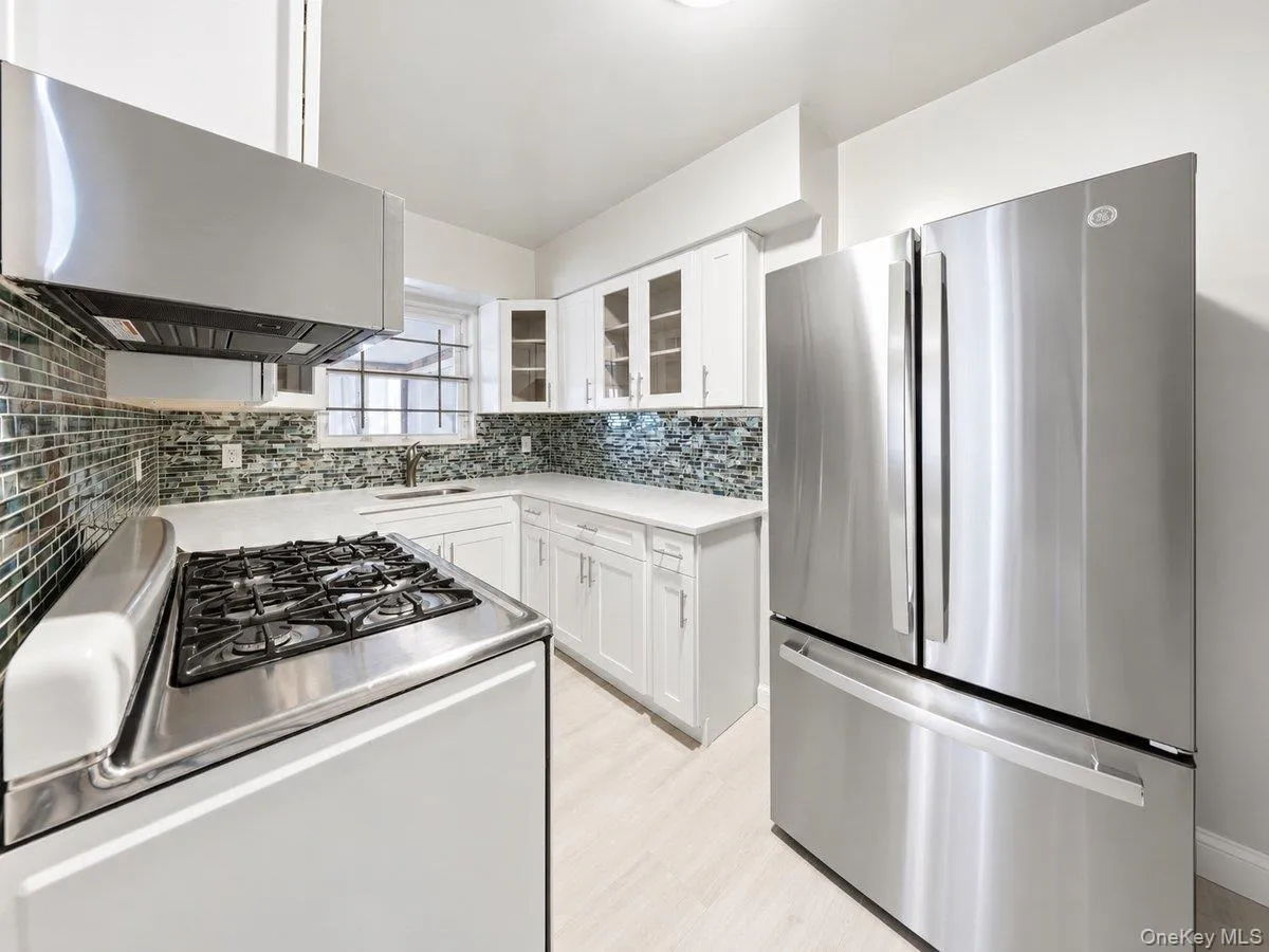 4227 Wilder Avenue, New York, NY, 3 Bedrooms Bedrooms, 7 Rooms Rooms,2 BathroomsBathrooms,Residential,For Rent,Wilder,0,1056276 4227 Wilder Avenue, New York, NY, 3 Bedrooms Bedrooms, 7 Rooms Rooms,2 BathroomsBathrooms,Residential,For Rent,Wilder,0,1056276
