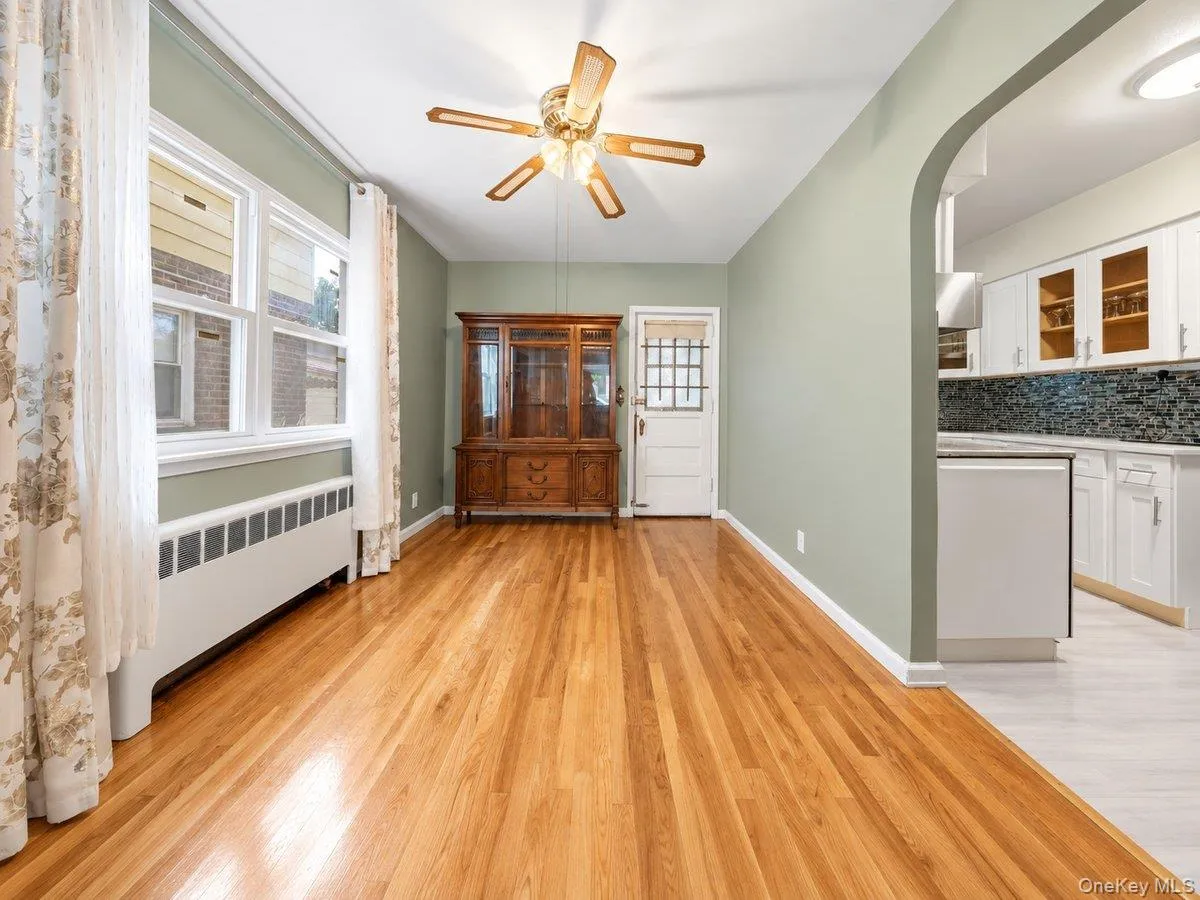 4227 Wilder Avenue, New York, NY, 3 Bedrooms Bedrooms, 7 Rooms Rooms,2 BathroomsBathrooms,Residential,For Rent,Wilder,0,1056276 4227 Wilder Avenue, New York, NY, 3 Bedrooms Bedrooms, 7 Rooms Rooms,2 BathroomsBathrooms,Residential,For Rent,Wilder,0,1056276