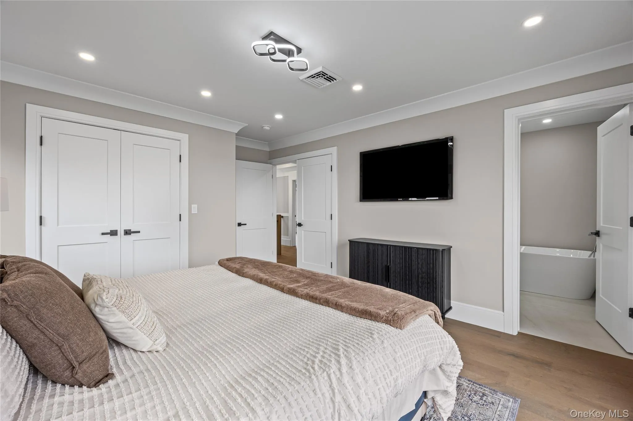 19 Nevada Street, Oyster Bay, NY, 5 Bedrooms Bedrooms, 11 Rooms Rooms,4 BathroomsBathrooms,Residential,For Rent,Nevada,0,1056278 19 Nevada Street, Oyster Bay, NY, 5 Bedrooms Bedrooms, 11 Rooms Rooms,4 BathroomsBathrooms,Residential,For Rent,Nevada,0,1056278