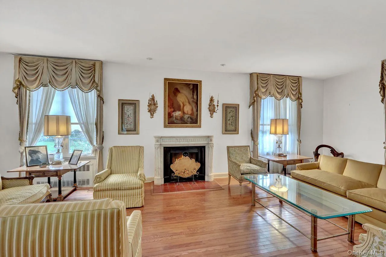 20050 Grand Central Parkway, New York, NY, 3 Bedrooms Bedrooms, 8 Rooms Rooms,3 BathroomsBathrooms,Residential,For Rent,Grand Central,0,1056279 20050 Grand Central Parkway, New York, NY, 3 Bedrooms Bedrooms, 8 Rooms Rooms,3 BathroomsBathrooms,Residential,For Rent,Grand Central,0,1056279