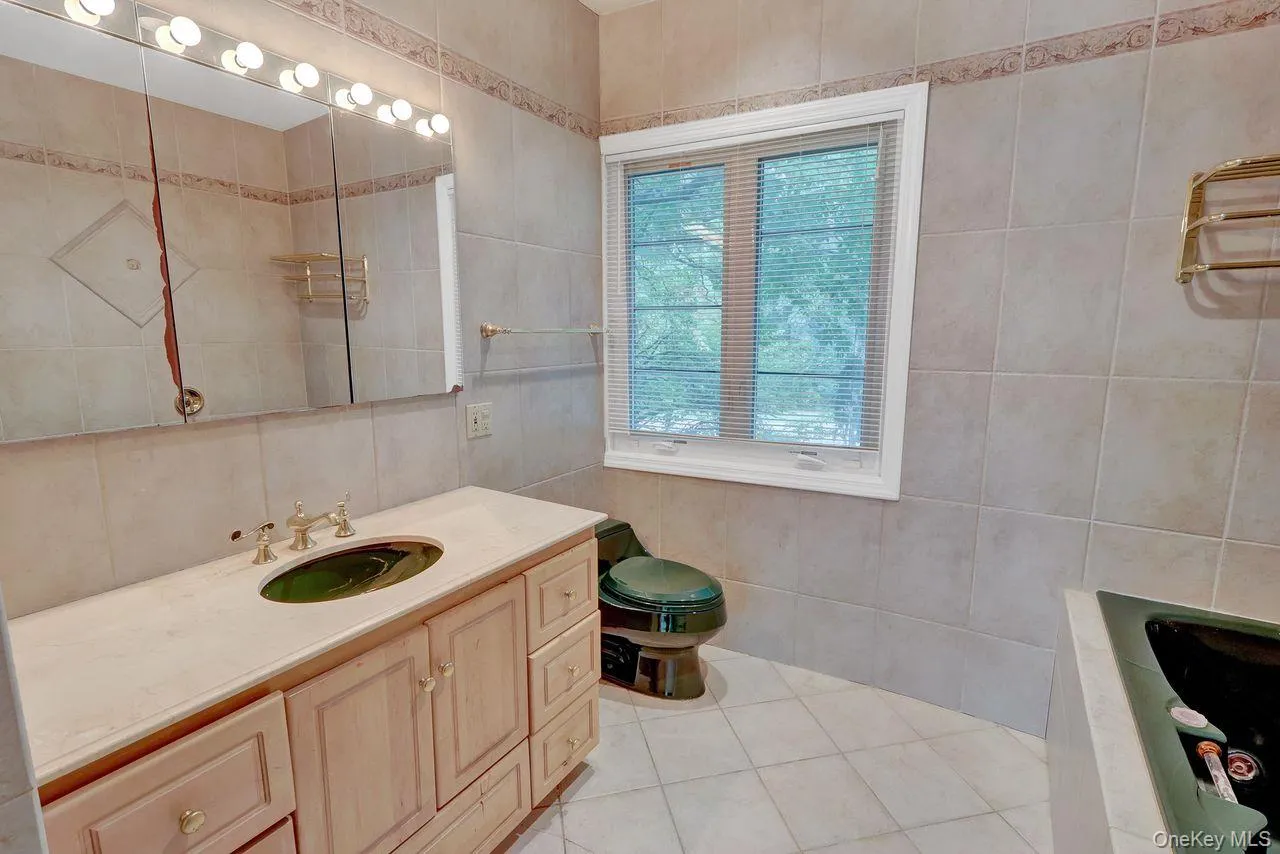 20050 Grand Central Parkway, New York, NY, 3 Bedrooms Bedrooms, 8 Rooms Rooms,3 BathroomsBathrooms,Residential,For Rent,Grand Central,0,1056279 20050 Grand Central Parkway, New York, NY, 3 Bedrooms Bedrooms, 8 Rooms Rooms,3 BathroomsBathrooms,Residential,For Rent,Grand Central,0,1056279