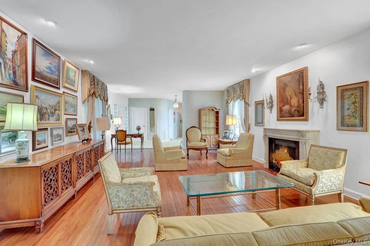 20050 Grand Central Parkway, New York, NY, 3 Bedrooms Bedrooms, 8 Rooms Rooms,3 BathroomsBathrooms,Residential,For Rent,Grand Central,0,1056279 20050 Grand Central Parkway, New York, NY, 3 Bedrooms Bedrooms, 8 Rooms Rooms,3 BathroomsBathrooms,Residential,For Rent,Grand Central,0,1056279
