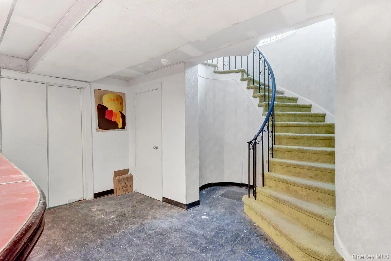 20050 Grand Central Parkway, New York, NY, 3 Bedrooms Bedrooms, 8 Rooms Rooms,3 BathroomsBathrooms,Residential,For Rent,Grand Central,0,1056279 20050 Grand Central Parkway, New York, NY, 3 Bedrooms Bedrooms, 8 Rooms Rooms,3 BathroomsBathrooms,Residential,For Rent,Grand Central,0,1056279