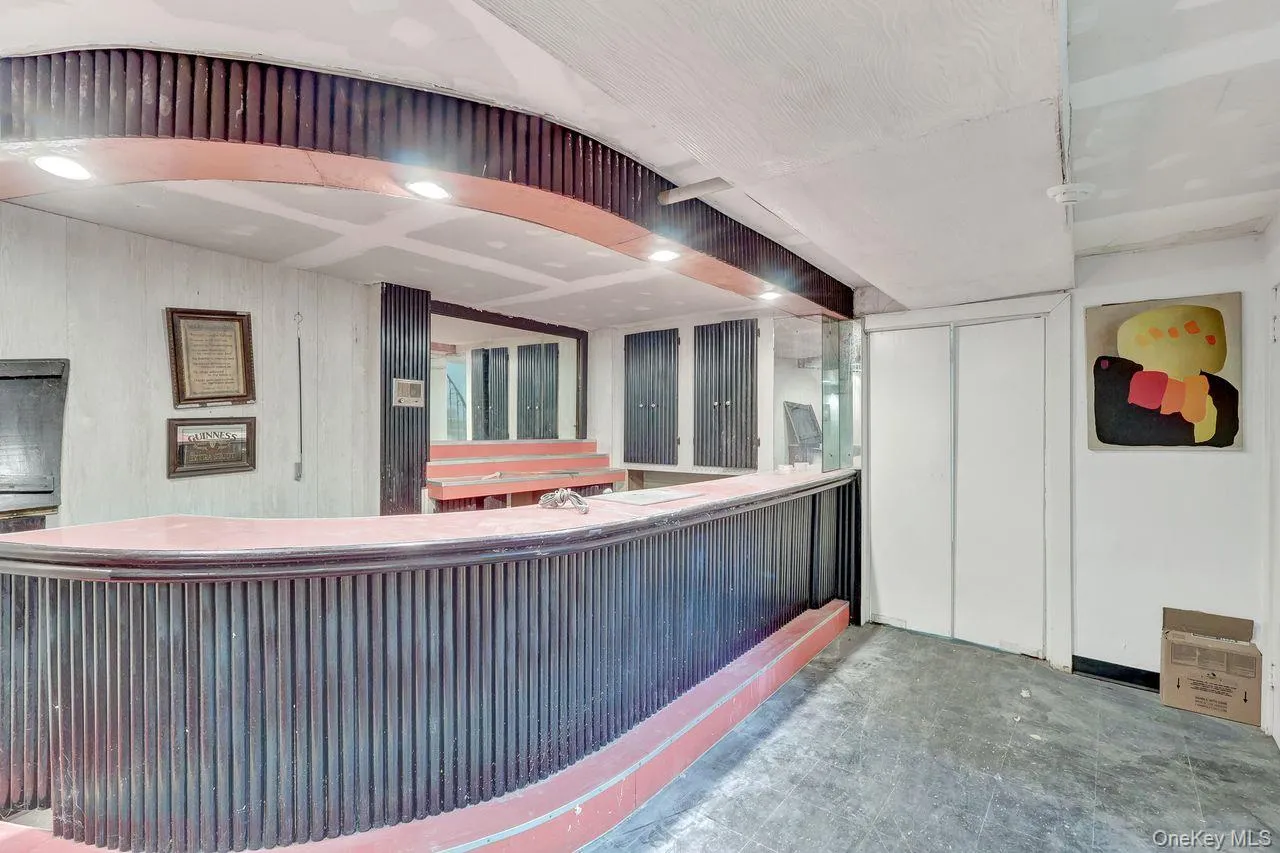 20050 Grand Central Parkway, New York, NY, 3 Bedrooms Bedrooms, 8 Rooms Rooms,3 BathroomsBathrooms,Residential,For Rent,Grand Central,0,1056279 20050 Grand Central Parkway, New York, NY, 3 Bedrooms Bedrooms, 8 Rooms Rooms,3 BathroomsBathrooms,Residential,For Rent,Grand Central,0,1056279